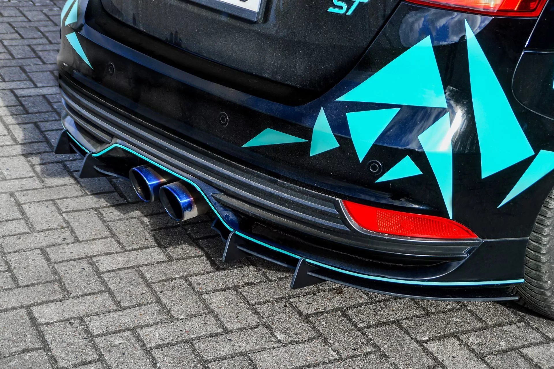 Heckansatz für Ford Focus ST DYB ab Bj. 2014 -2018 in Race Style Optik