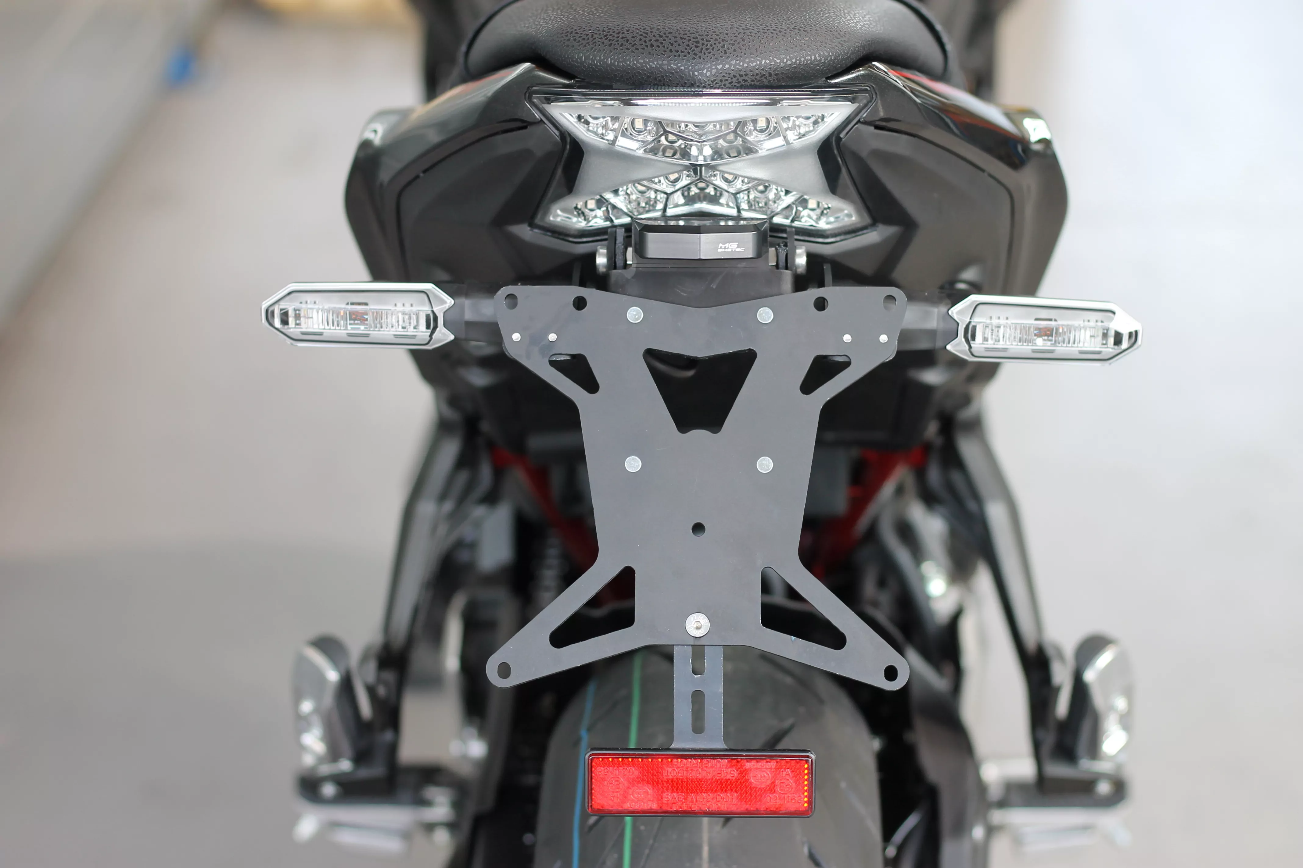 MG Biketec Kennzeichenhalter für Kawasaki Z 650 ab 2023
