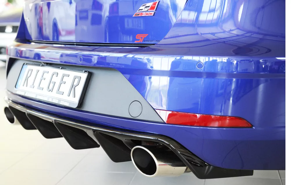 Rieger Heckeinsatz (wie 88137+AHK) glanz schwarz für Seat Leon Cupra (5F) 5-tür. (ST/Kombi) 01.17- (ab Facelift)