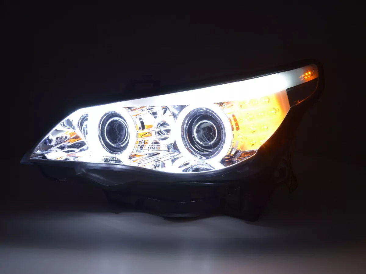 Scheinwerfer Set Xenon Angel Eyes CCFL BMW 5er E60/E61 Bj. 05-08 chrom für Rechtslenker