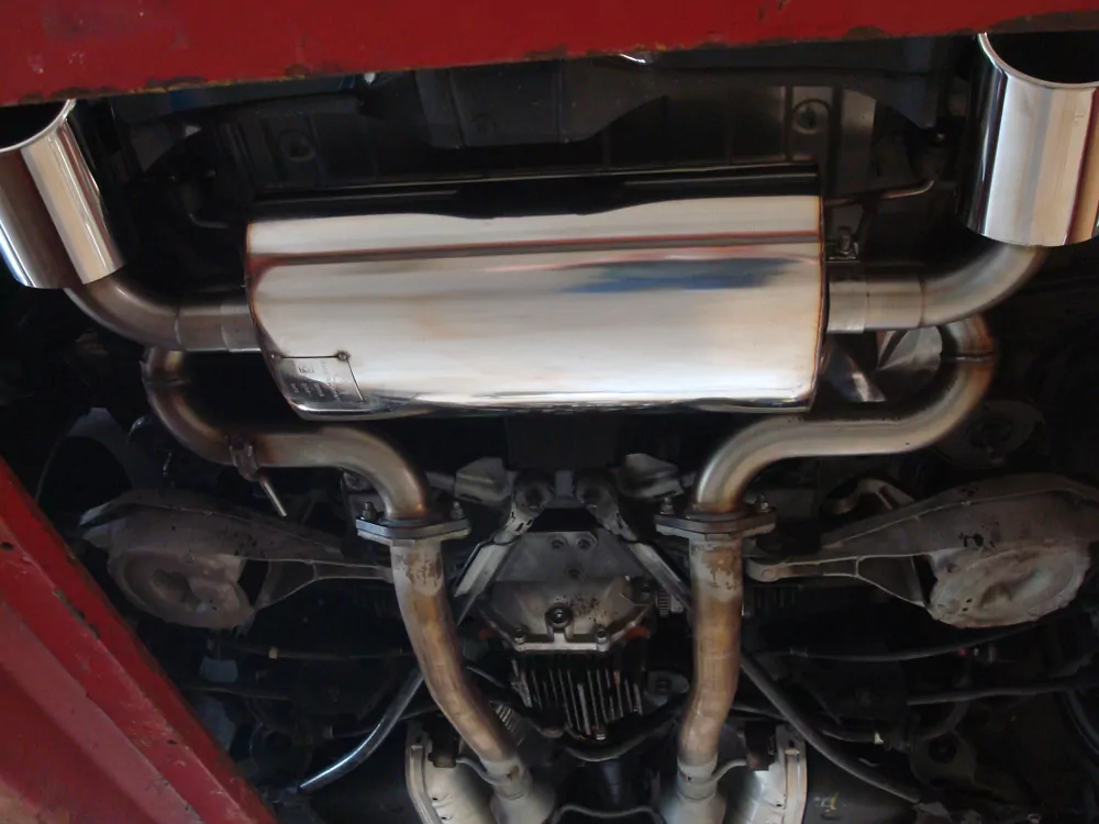 Nissan 370Z  Endschalldämpfer quer Ausgang rechts/links - 129x106 Typ 32 rechts/links