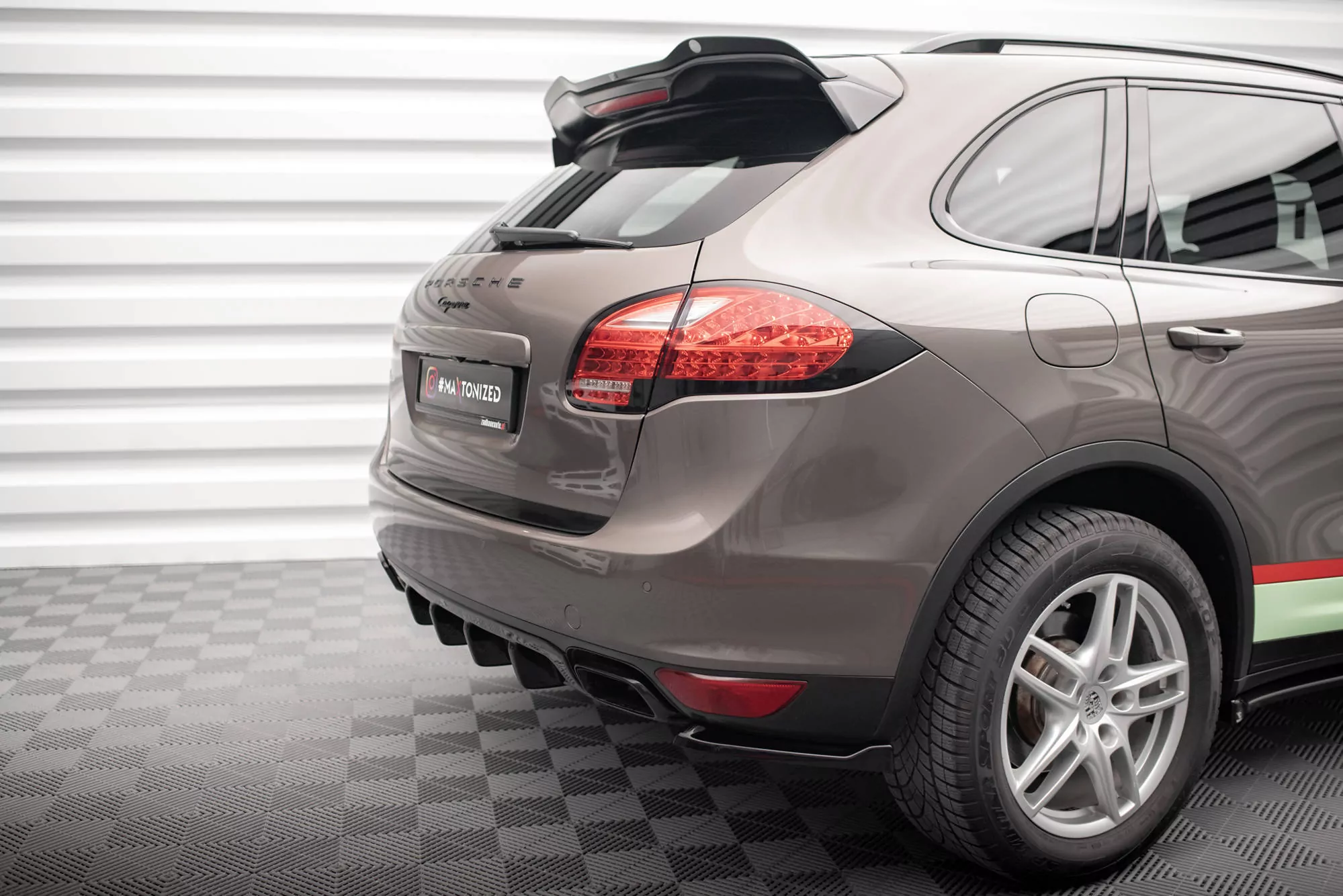 Diffusor Heck Ansatz Für Porsche Cayenne Mk2 Schwarz Hochglanz