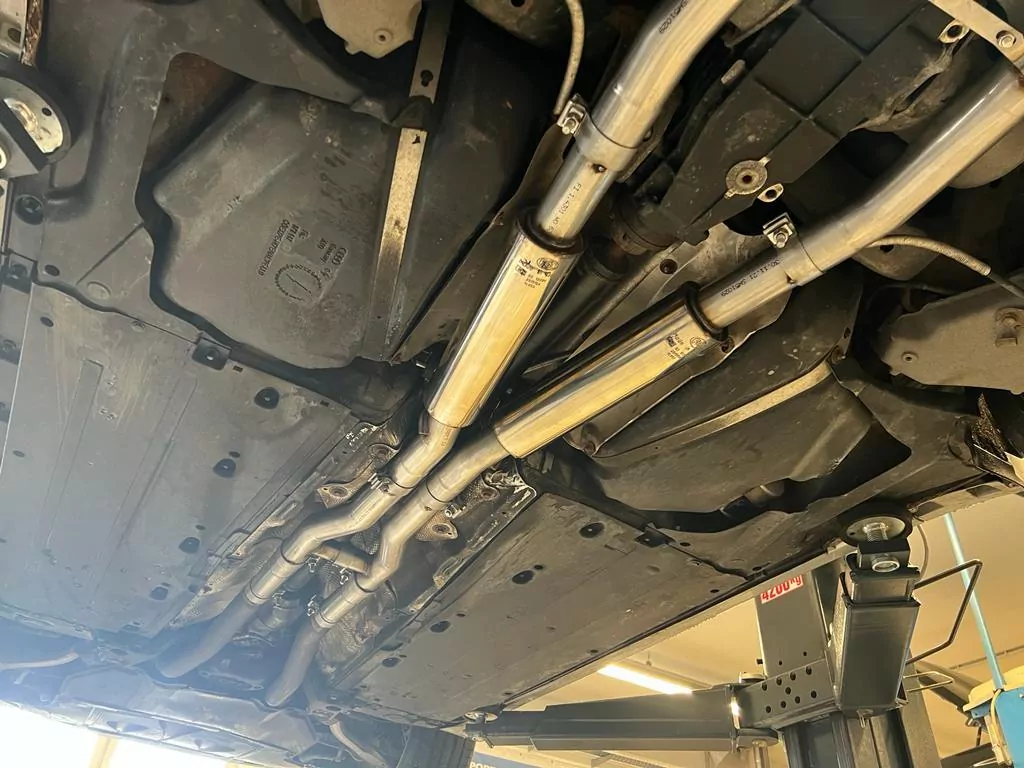 Audi S4 B6  Limousine/Avant/Cabrio + A4 B7 quattro 3,0l 3,2l Vorschalldämpfer