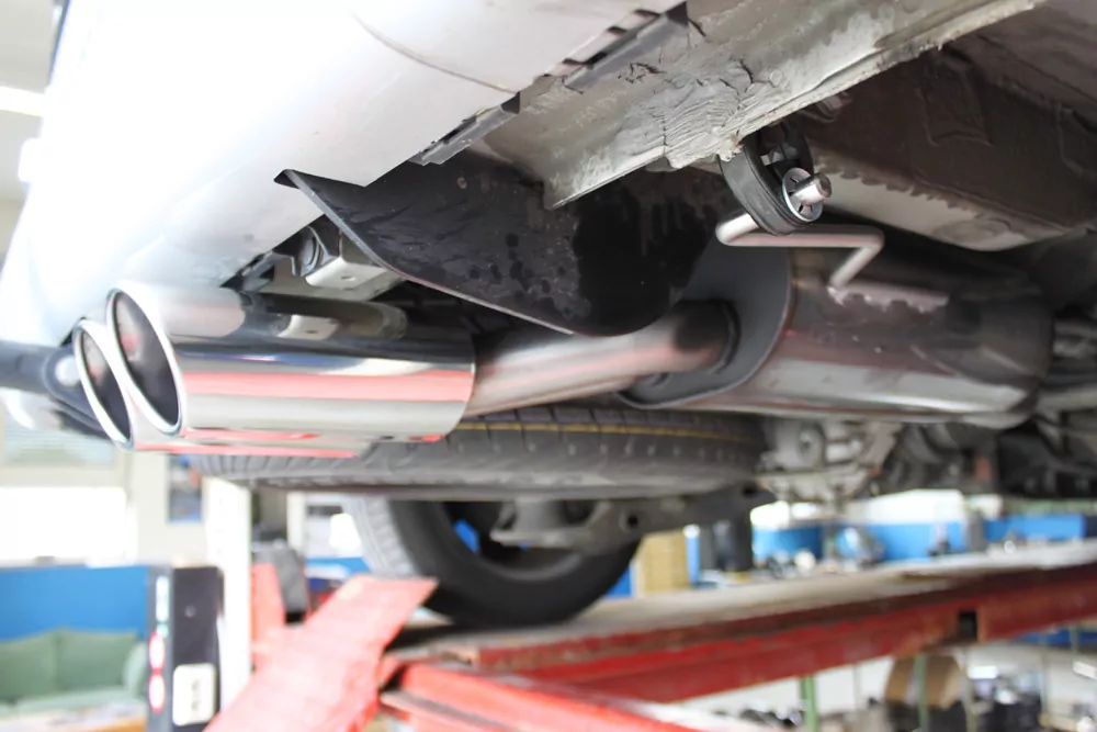 Mercedes CLA - C117/ X117 - originale Endrohre Endschalldämpfer quer Ausgang rechts/links - Für Modelle mit originalen Standard Endrohren - diese können einfach verschraubt werden