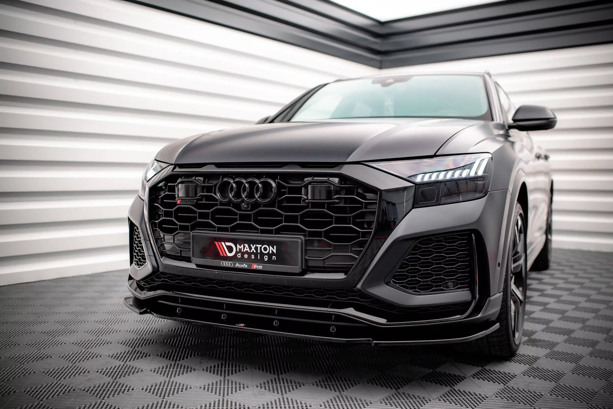Front Ansatz V.1 Für Audi RSQ8 Mk1 Schwarz Hochglanz