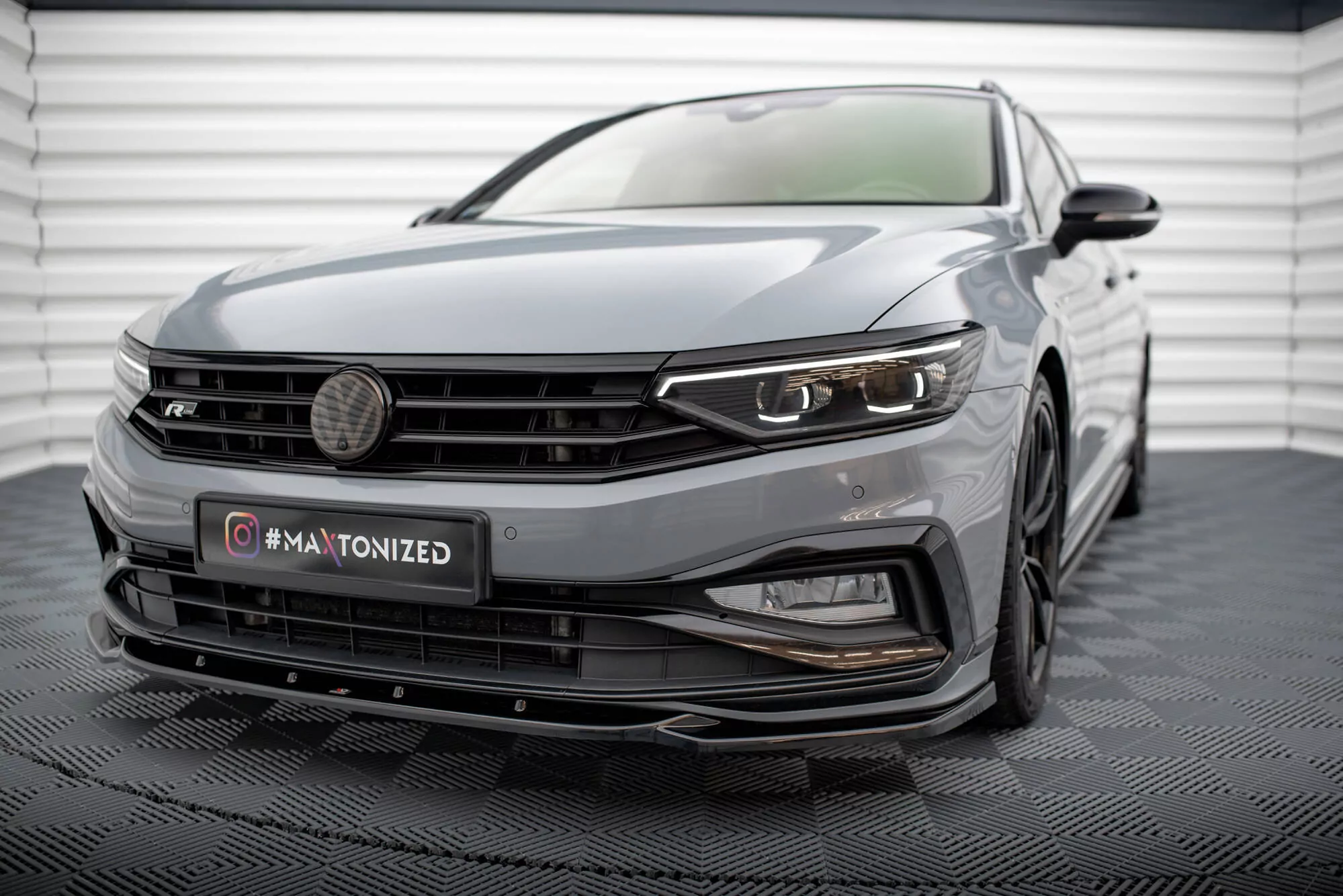 Front Ansatz V.2 Für Volkswagen Passat R-Line B8 Facelift Schwarz Hochglanz