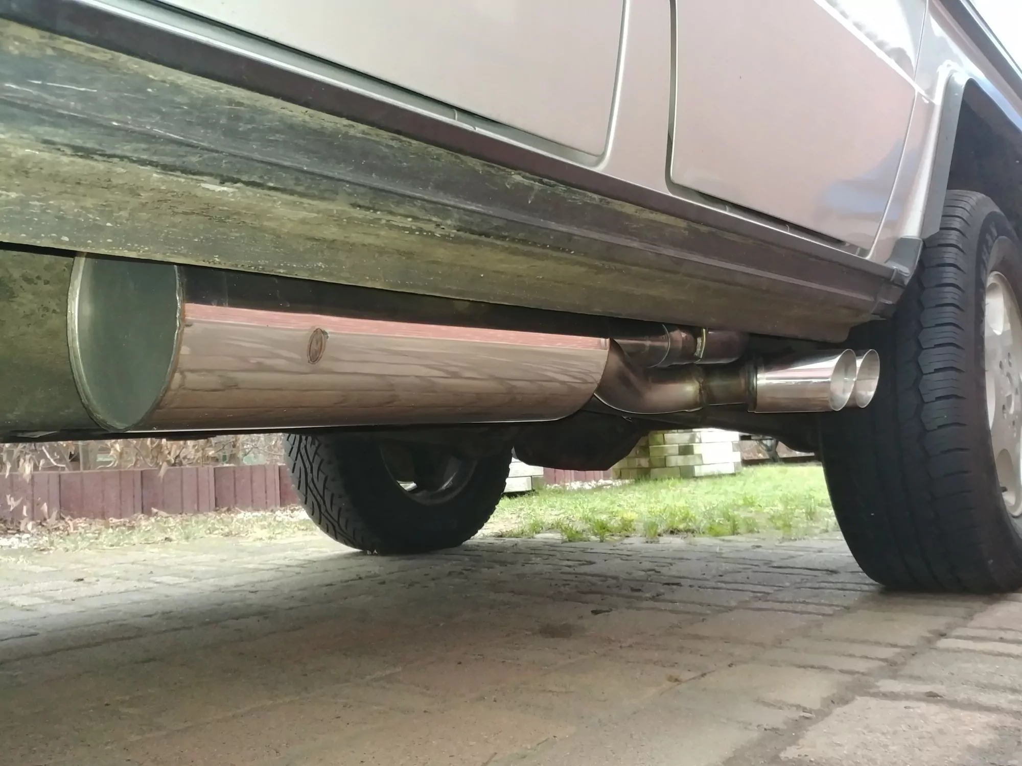 Mercedes G-Klasse - 463 (ohne Trittbrett)  Endschalldämpfer Ausgang seitlich - 2x80 Typ 14