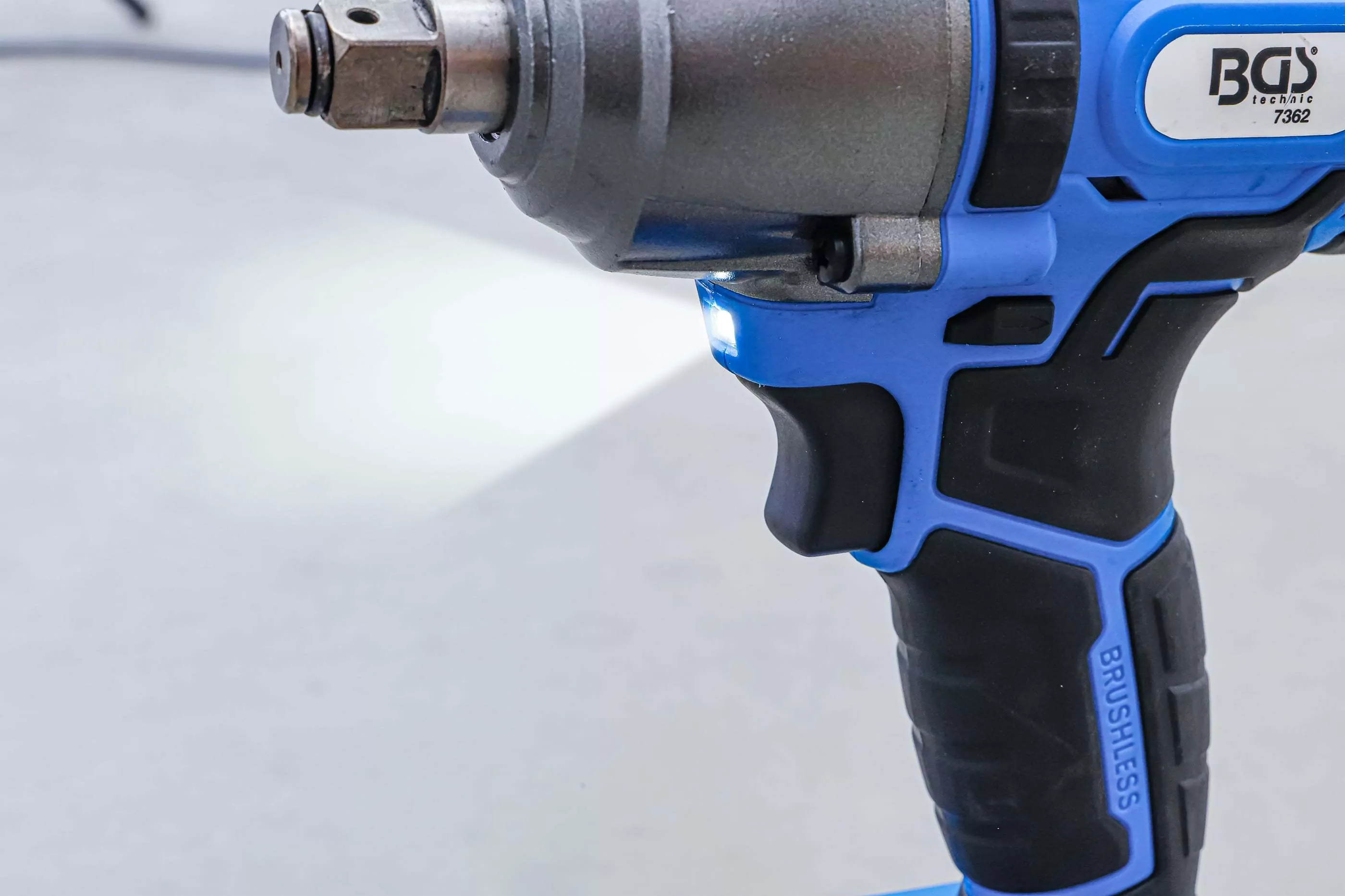 Akku-Schlagschrauber | bürstenlos | 12,5 mm (1/2") | 400 Nm | 18 V | ohne Akku