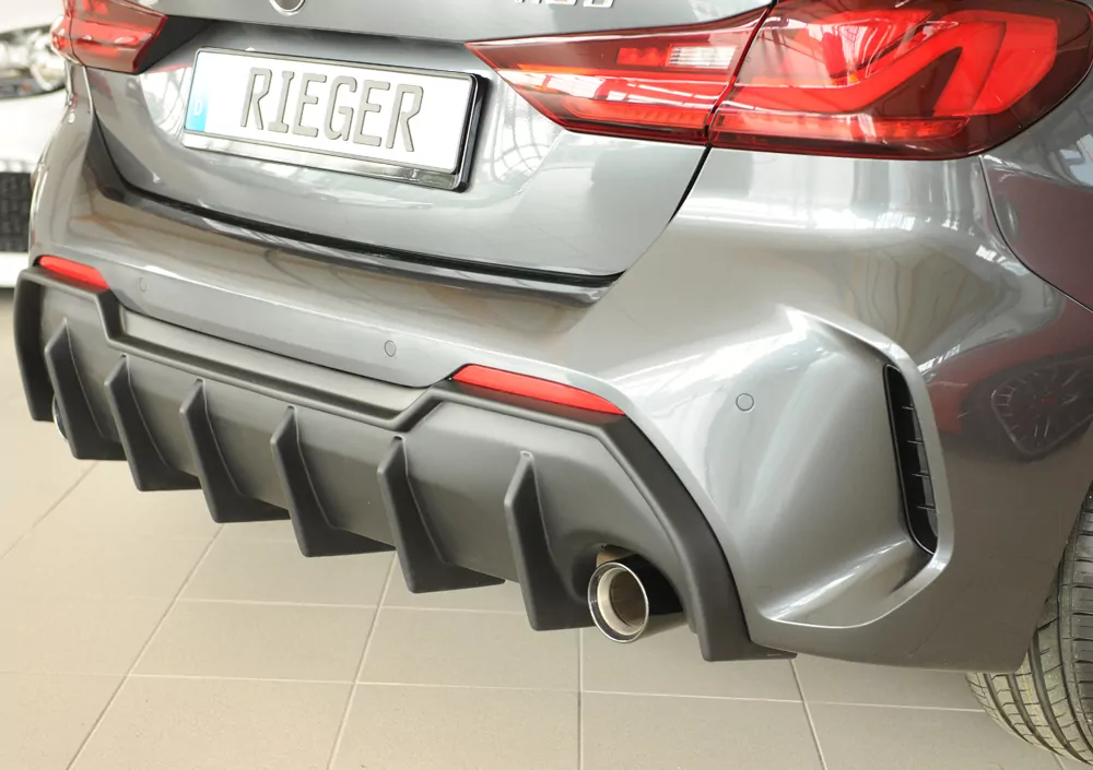 Rieger Heckeinsatz matt schwarz für BMW 1er F40  (F1H) Schrägheck / 4-tür. 07.19-