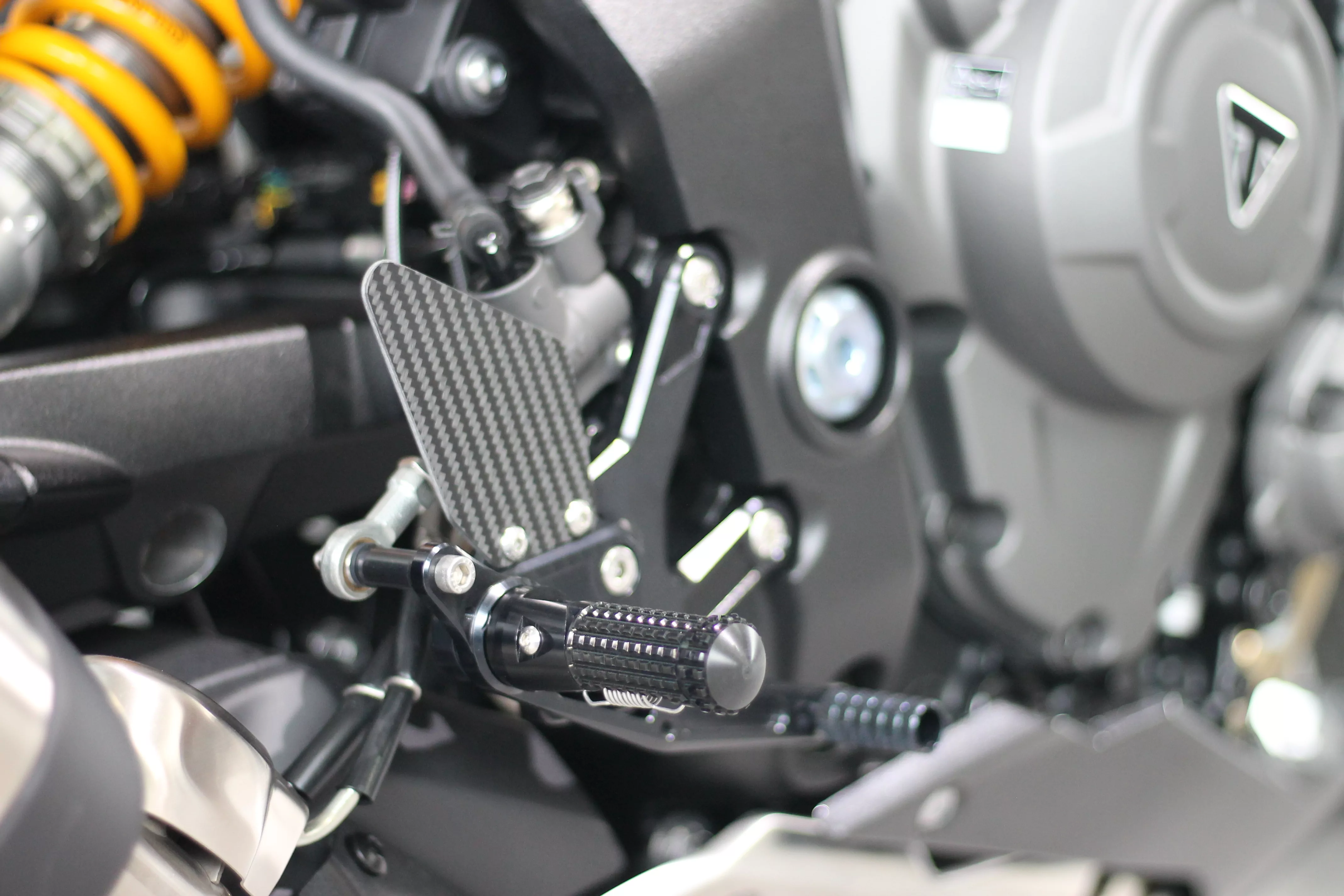 MG Biketec Sportfussrastenanlage / Rastenanlage / Fußrastenanlage mit ABE, gültig in D - A - CH für Triumph Speed Triple 1200 RS / RR ab 2021