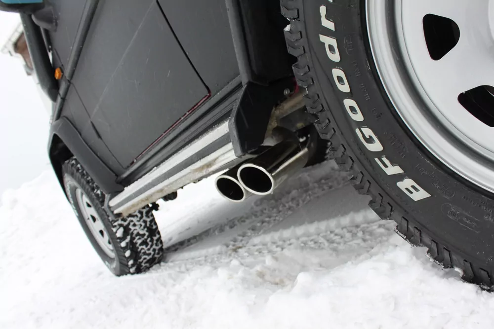 Mercedes G-Klasse - 463 (mit Trittbrett)  Endschalldämpfer Ausgang seitlich - 2x115x85 Typ 38 (2x nach links abgeschrägt)