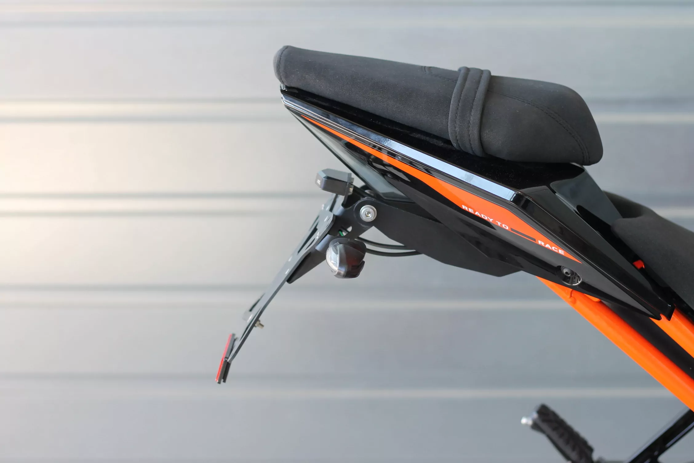 MG Biketec Kennzeichenhalter für KTM 200 RC ab 2022