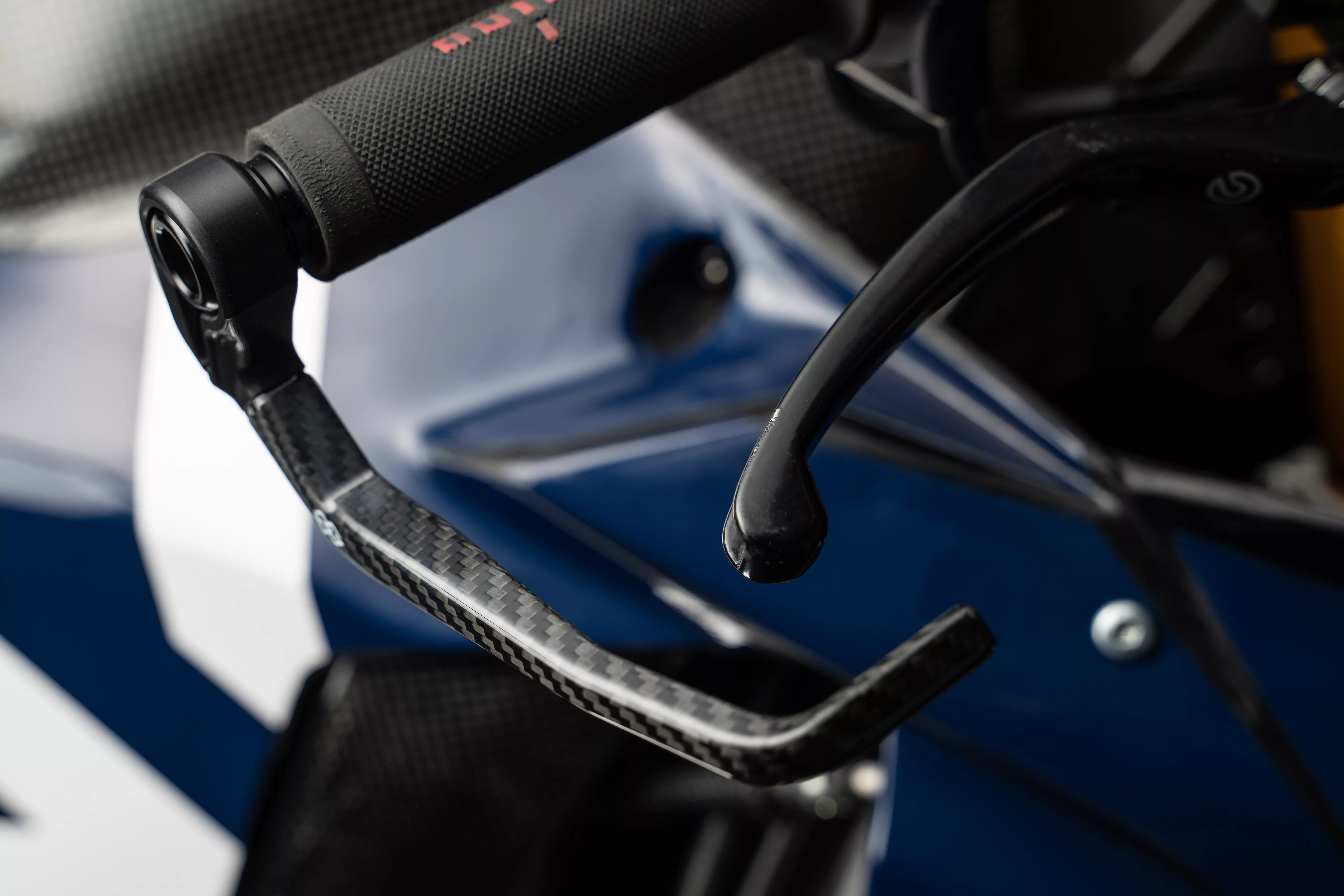 Gilles Tooling Kupplungshebelprotektor KHP2-CAR-01 in Carbon