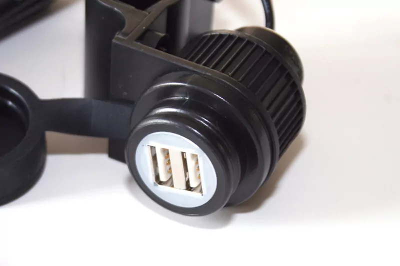 - Kein Hersteller - 2-fach USB Steckdose