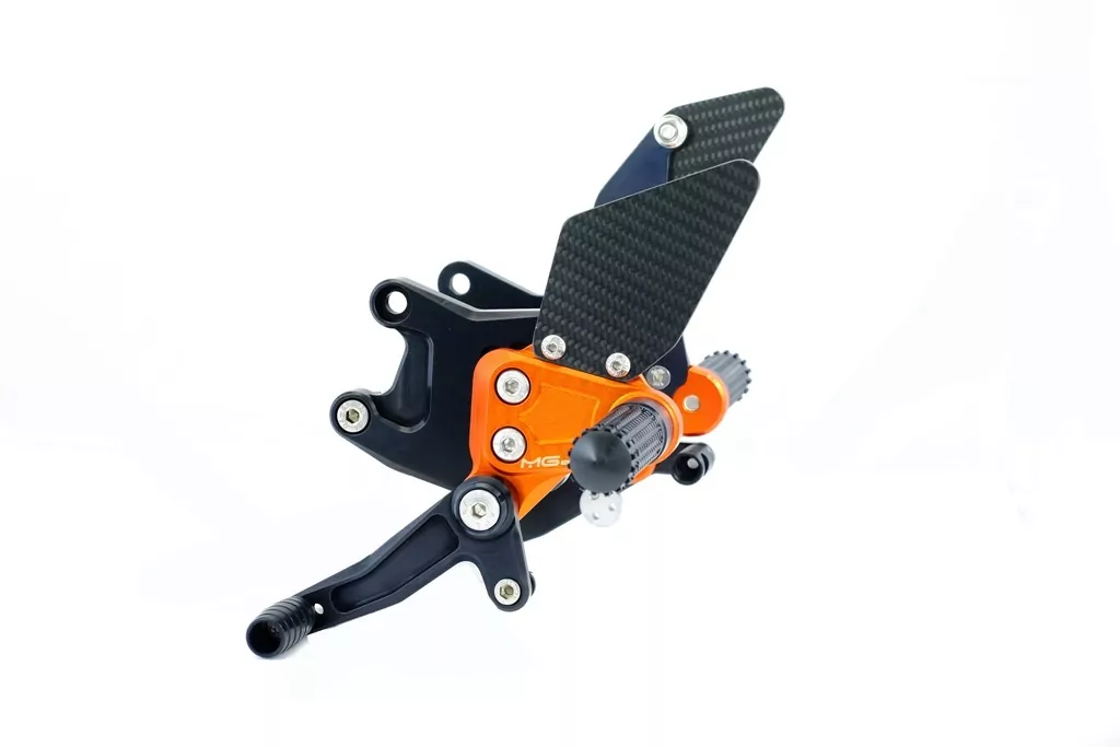 MG Biketec Sportfussrastenanlage / Rastenanlage / Fußrastenanlage mit ABE, gültig in D - A - CH für KTM 1190 RC8 ab 2008