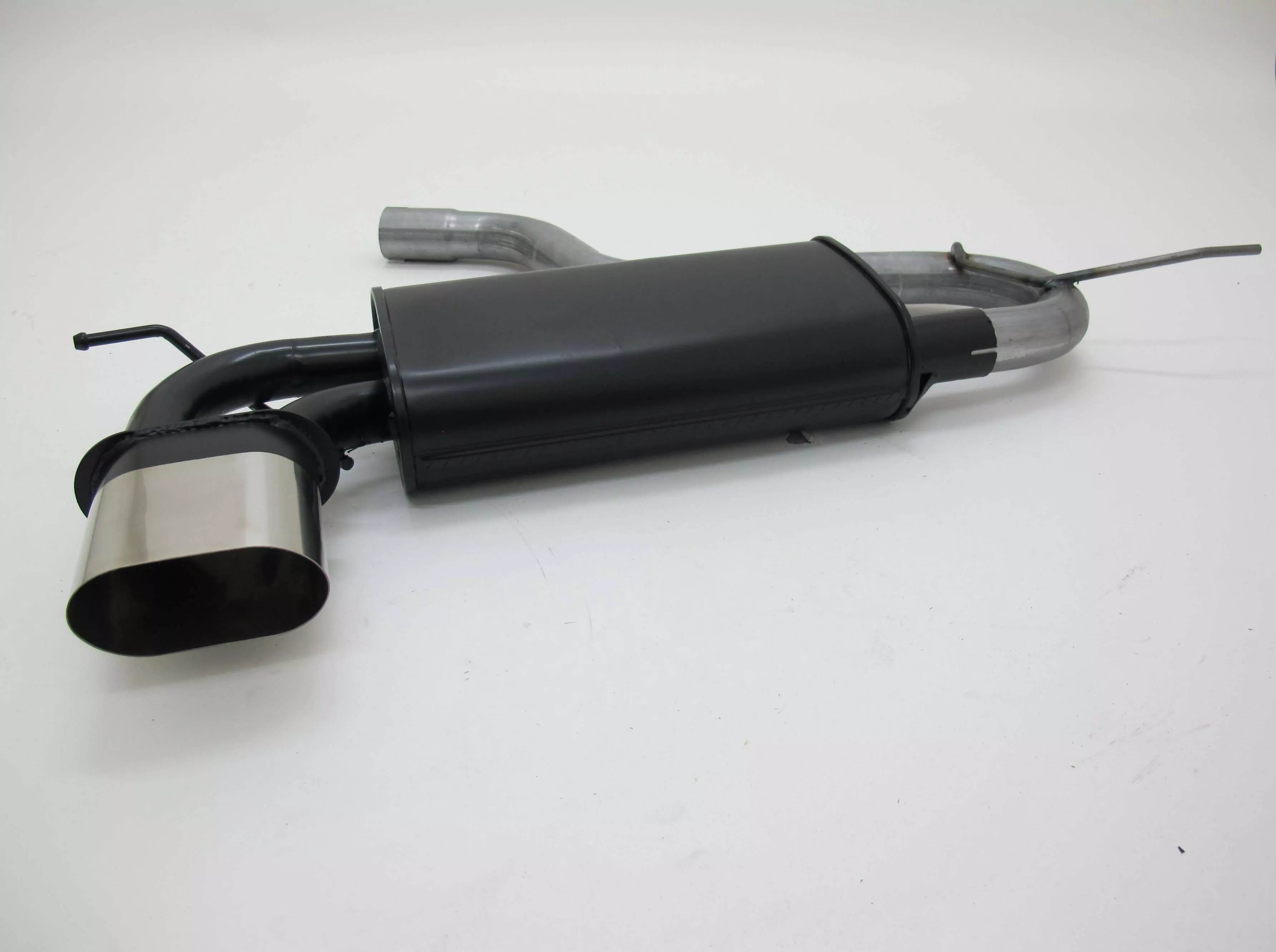 Novus Sportauspuff 135x75mm scharfkantig für Audi A3 / VW Golf 5 / VW Golf 6 / VW Scirocco