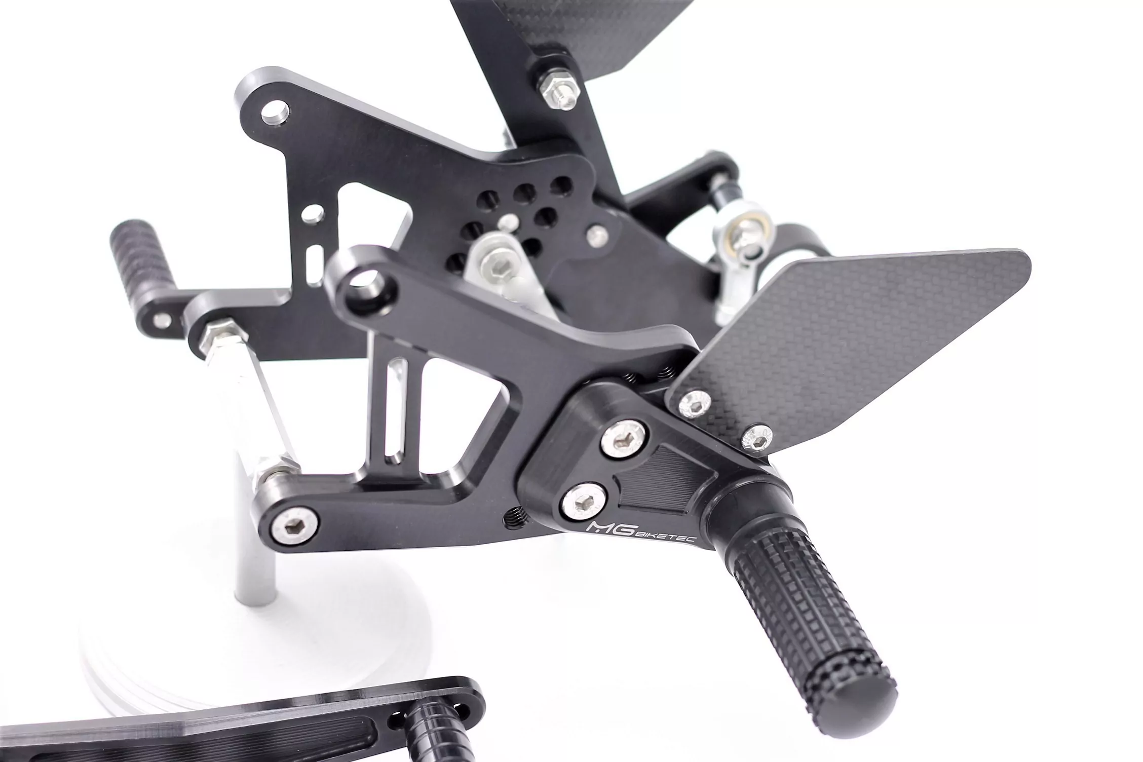 MG Biketec Sportfussrastenanlage / Rastenanlage / Fußrastenanlage mit ABE, gültig in D - A - CH für Yamaha YZF-R6 ab 2006-2007