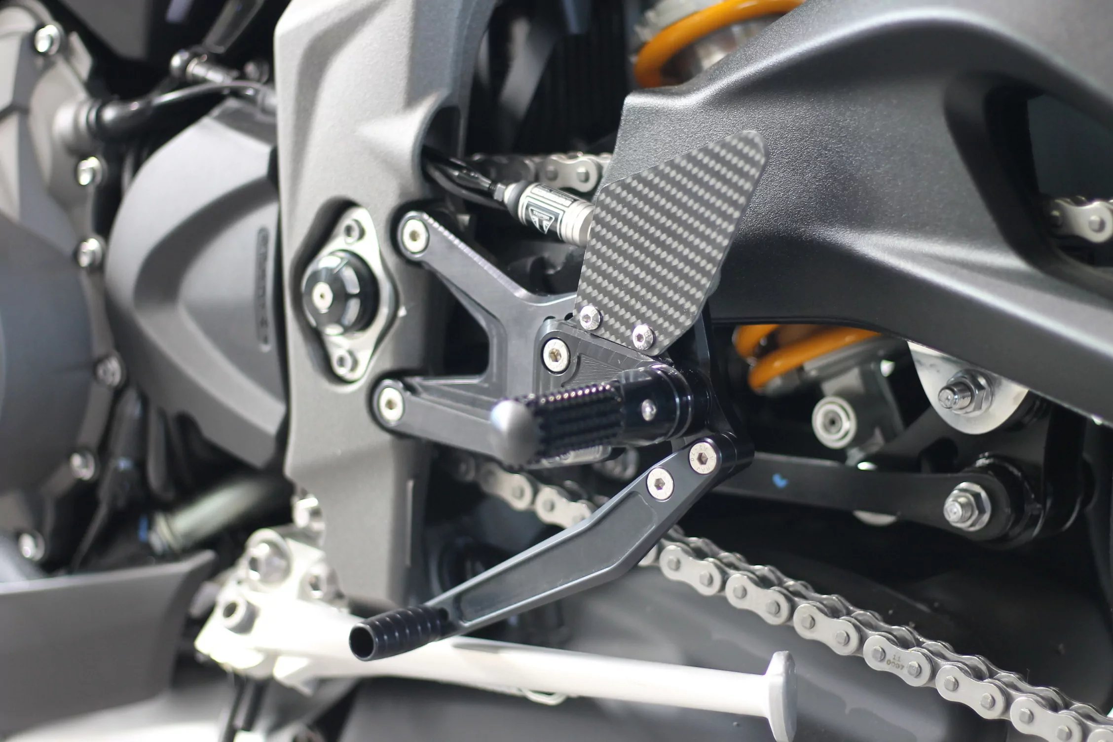 MG Biketec Sportfussrastenanlage / Rastenanlage / Fußrastenanlage mit ABE, gültig in D - A - CH für Triumph Street Triple 675 ab 2013-2016