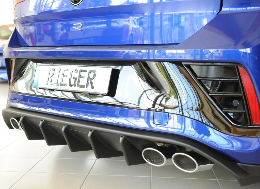 Rieger Heckeinsatz (für Fzg. mit AHK) matt schwarz für VW T-Roc R (A1) 5-tür. 01.22- (ab Facelift)