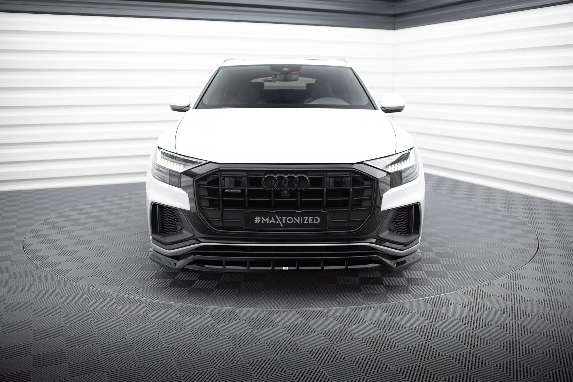Front Ansatz V.2 Für Audi SQ8 / Q8 S-Line Mk1 Schwarz Hochglanz