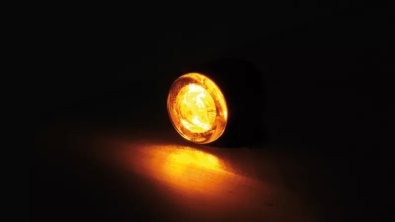 HIGHSIDER pro Proton Three LED Rück-, Bremslicht, Blinker Schwarz/Getönt 3in1, E-Geprüft (Paar)