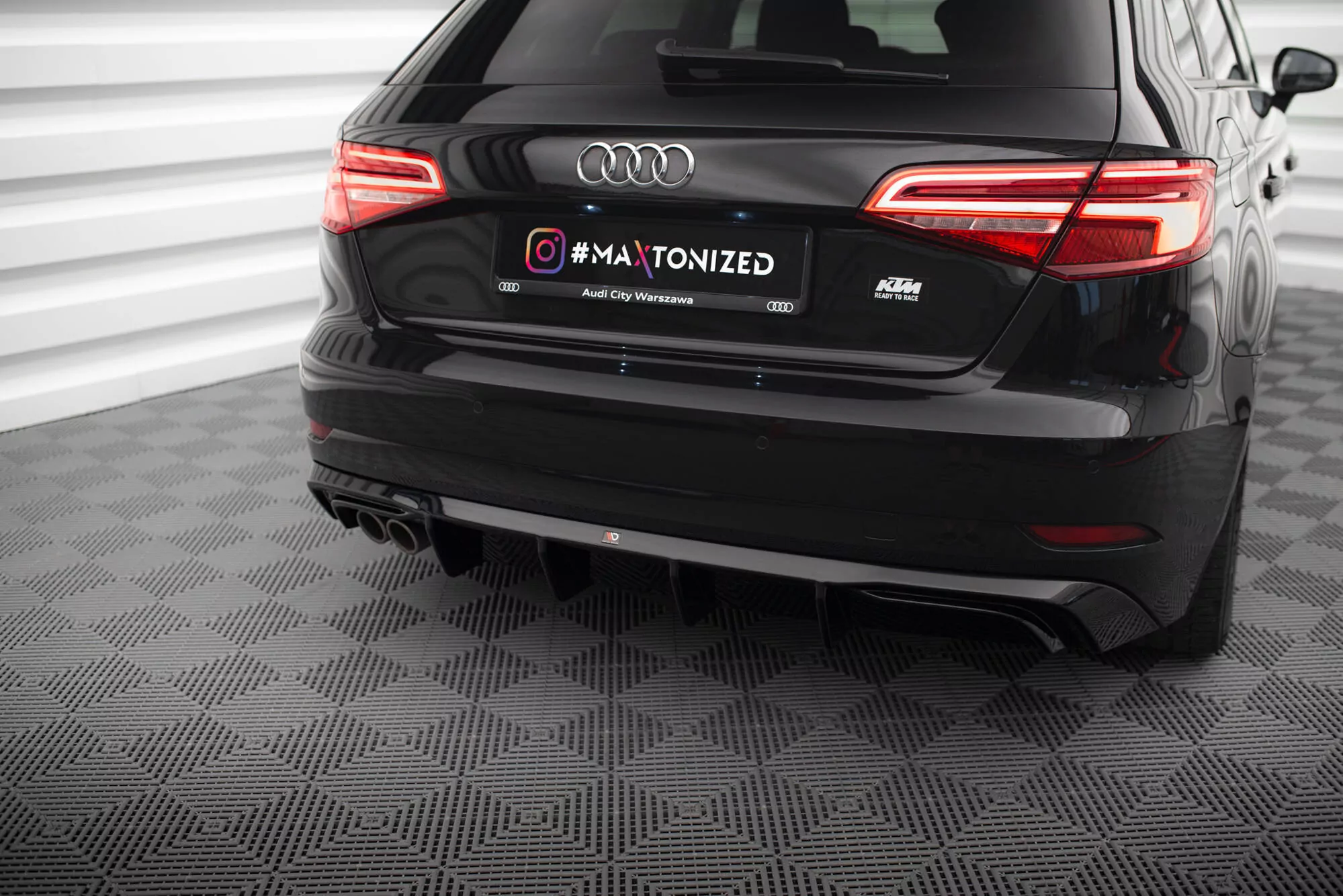 Diffusor Heck Ansatz Für Audi A3 Sportback 8V Facelift (Version Mit Doppelter Auspuffspitze)