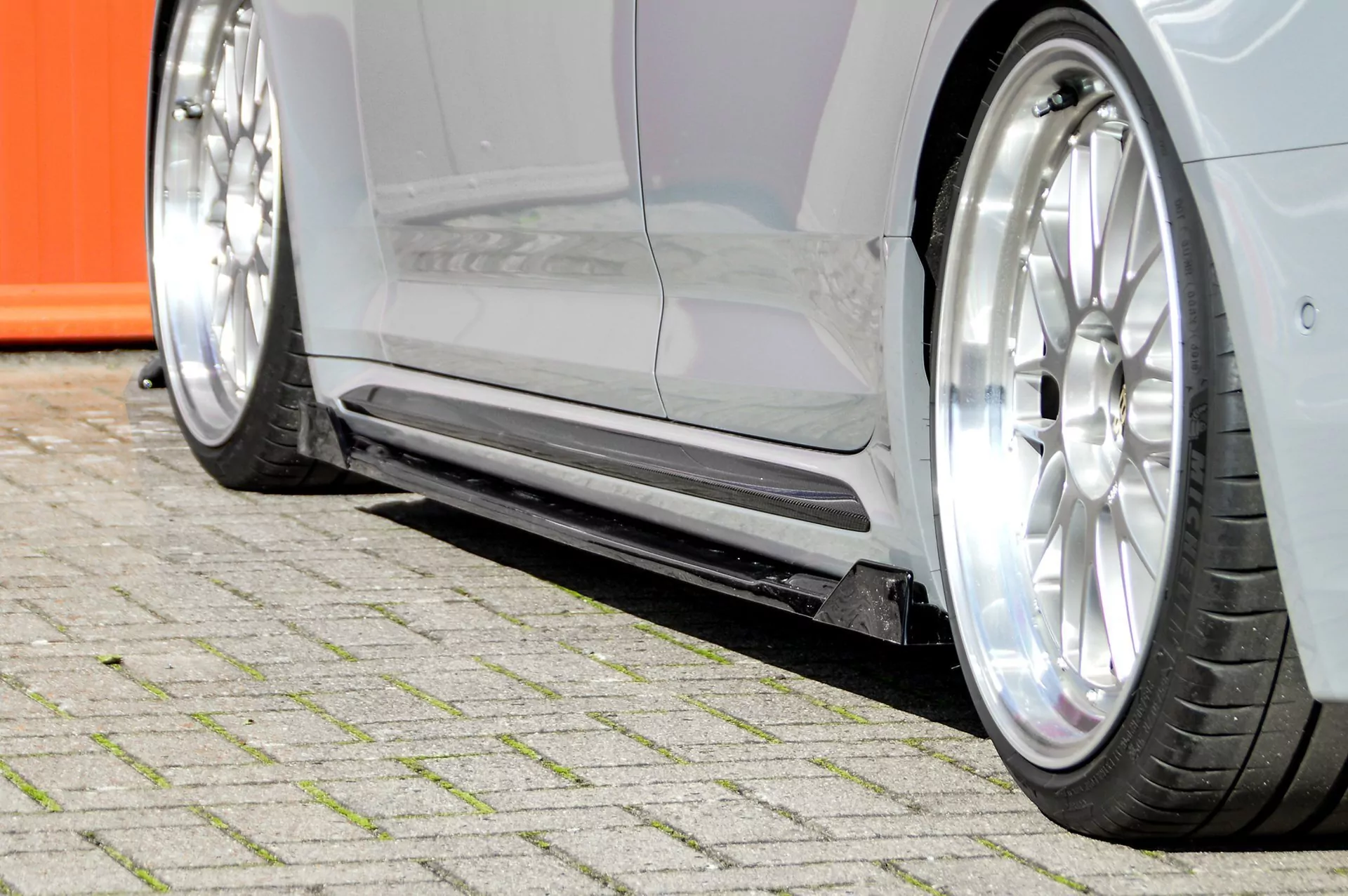 Seitenschweller mit Wing vorne und hinten für Audi RS4 B9