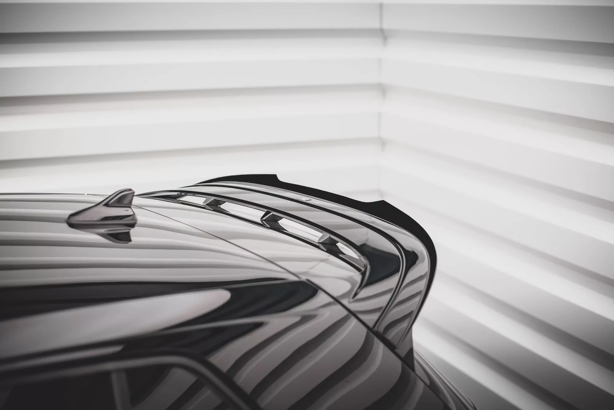 Spoiler CAP V.2 Für Volkswagen Golf  R-Performance / GTI Clubsport Mk8 Schwarz Hochglanz