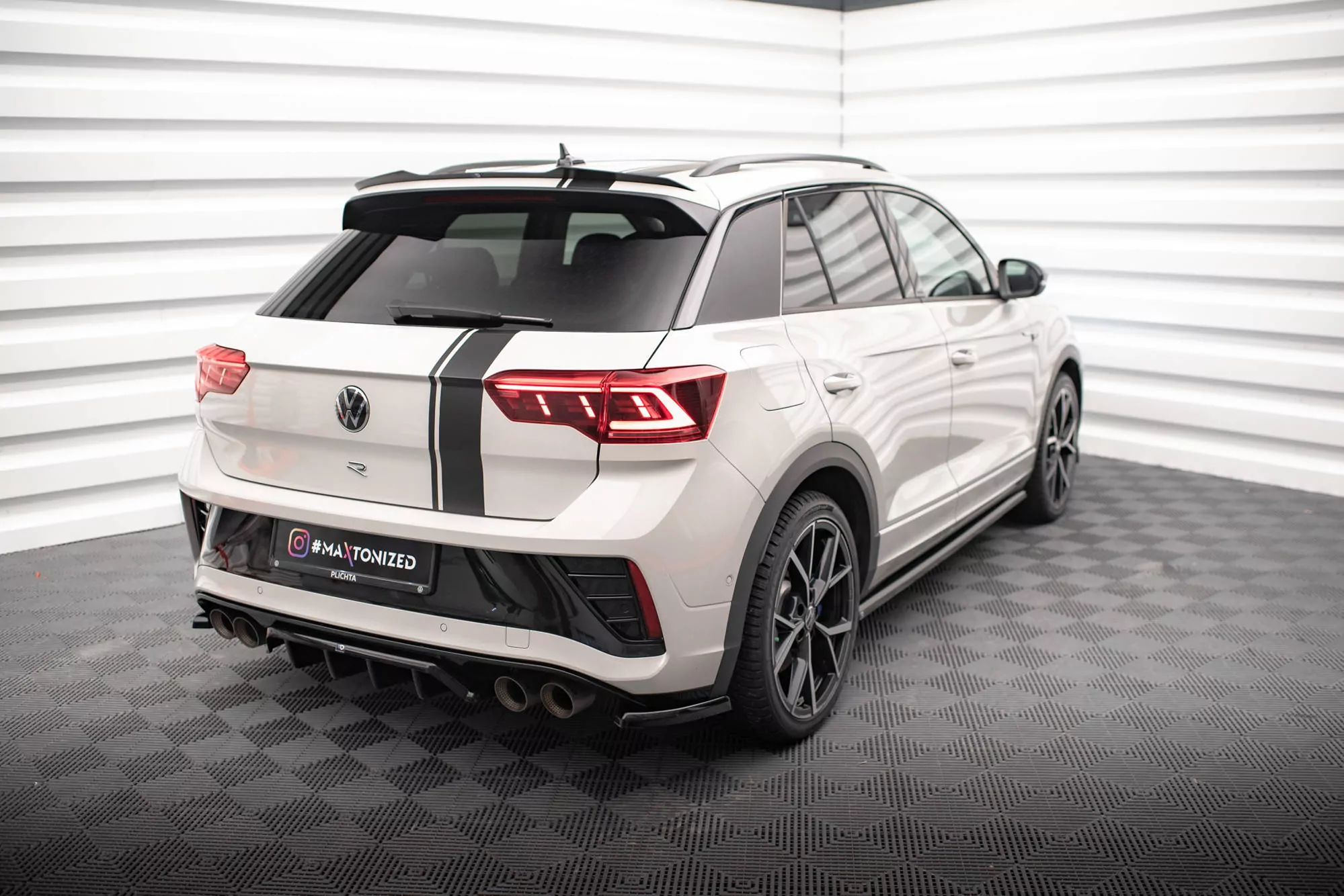 Heck Ansatz Flaps Diffusor Für Volkswagen T-Roc R / R-Line Mk1 Facelift Schwarz Hochglanz
