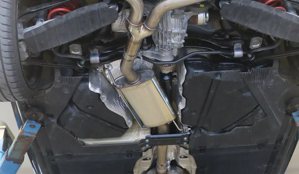 Audi A4 quattro B9  Mittelschalldämpfer