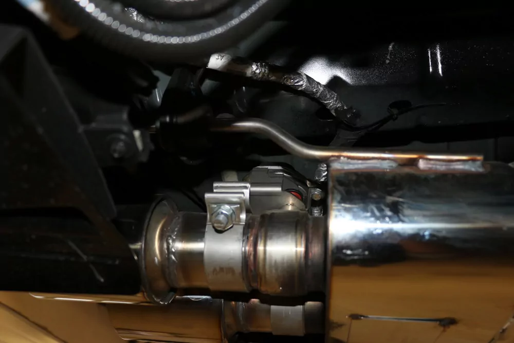 Ford Mustang VI Facelift Coupe & Convertible - 8 -Zylinder Endschalldämpfer rechts/links - 2x100 Typ 25 rechts/links