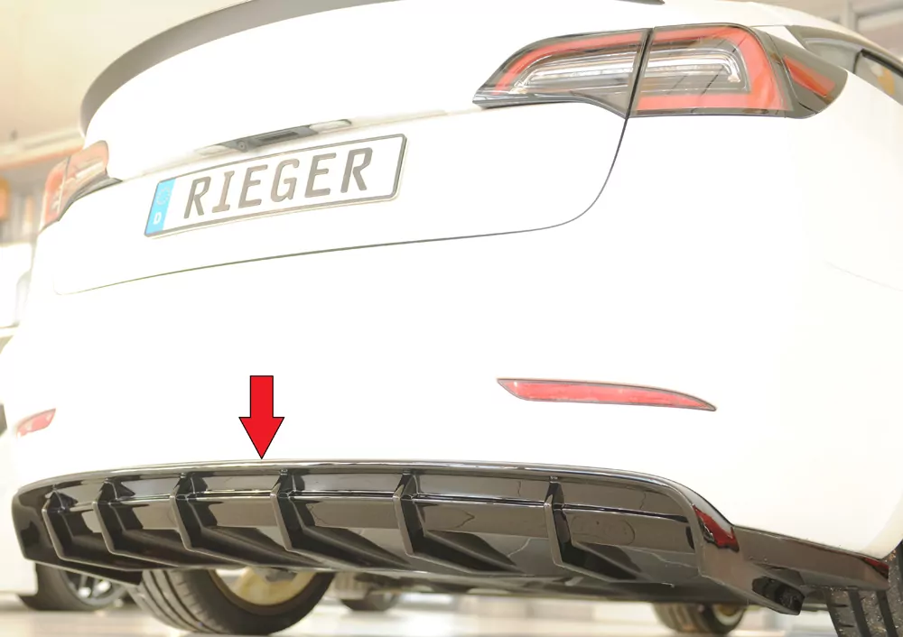 Rieger Heckeinsatz glanz schwarz für Tesla Model 3  (003)  06.18-09.23 (bis Facelift)