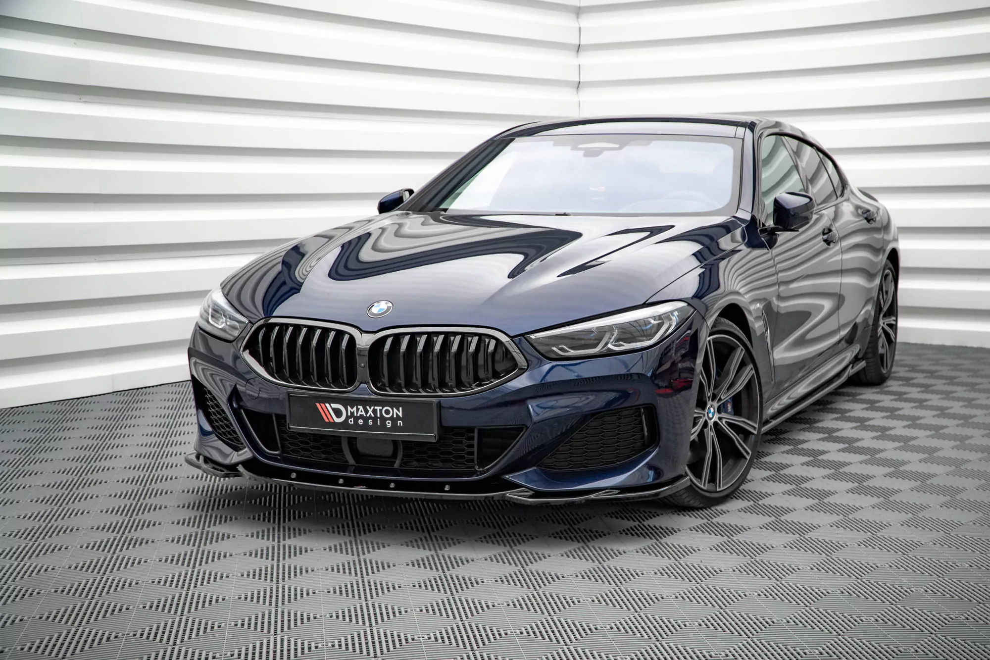 Front Ansatz V.4 Für BMW 8 Coupe M-Paket G15 / 8 Gran Coupe M-Paket G16 Schwarz Hochglanz