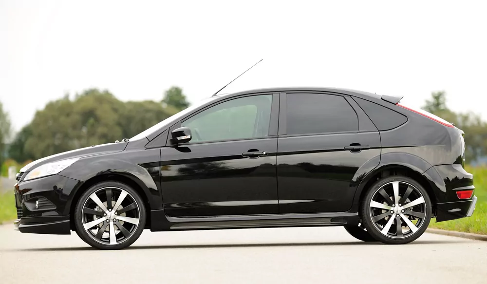 Rieger Seitenschweller links  carbon look für Ford Focus 2 5-tür. 02.08-01.11 (ab Facelift)