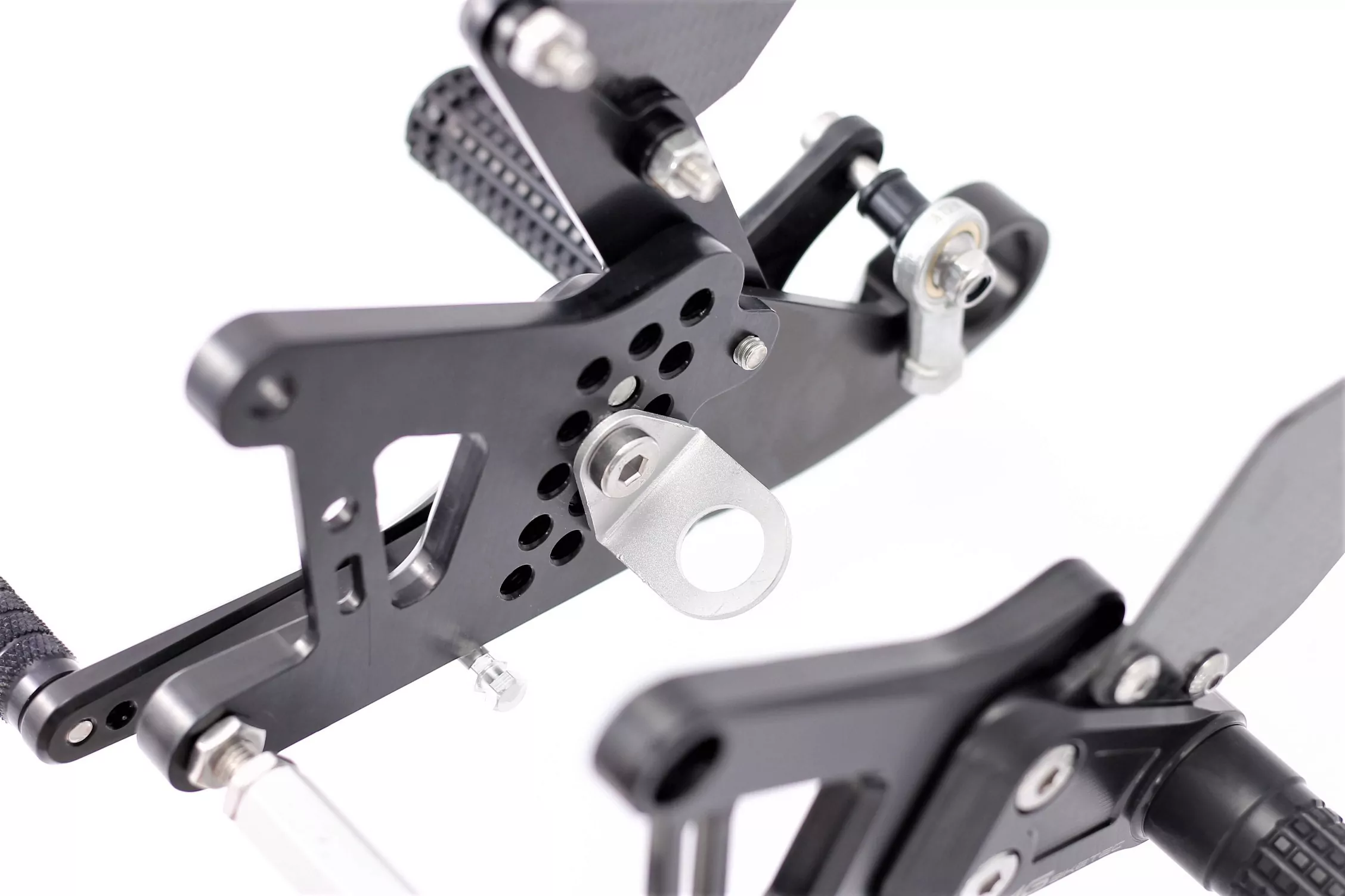 MG Biketec Sportfussrastenanlage / Rastenanlage / Fußrastenanlage mit ABE, gültig in D - A - CH für Yamaha YZF-R6 ab 2006-2007