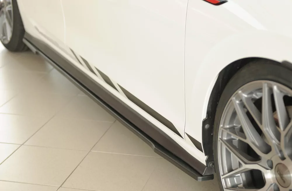 Rieger Seitenschweller rechts ansatz matt schwarz für VW Golf 8 GTI Clubsport 5-tür. 10.20-03.24 (bis Facelift)