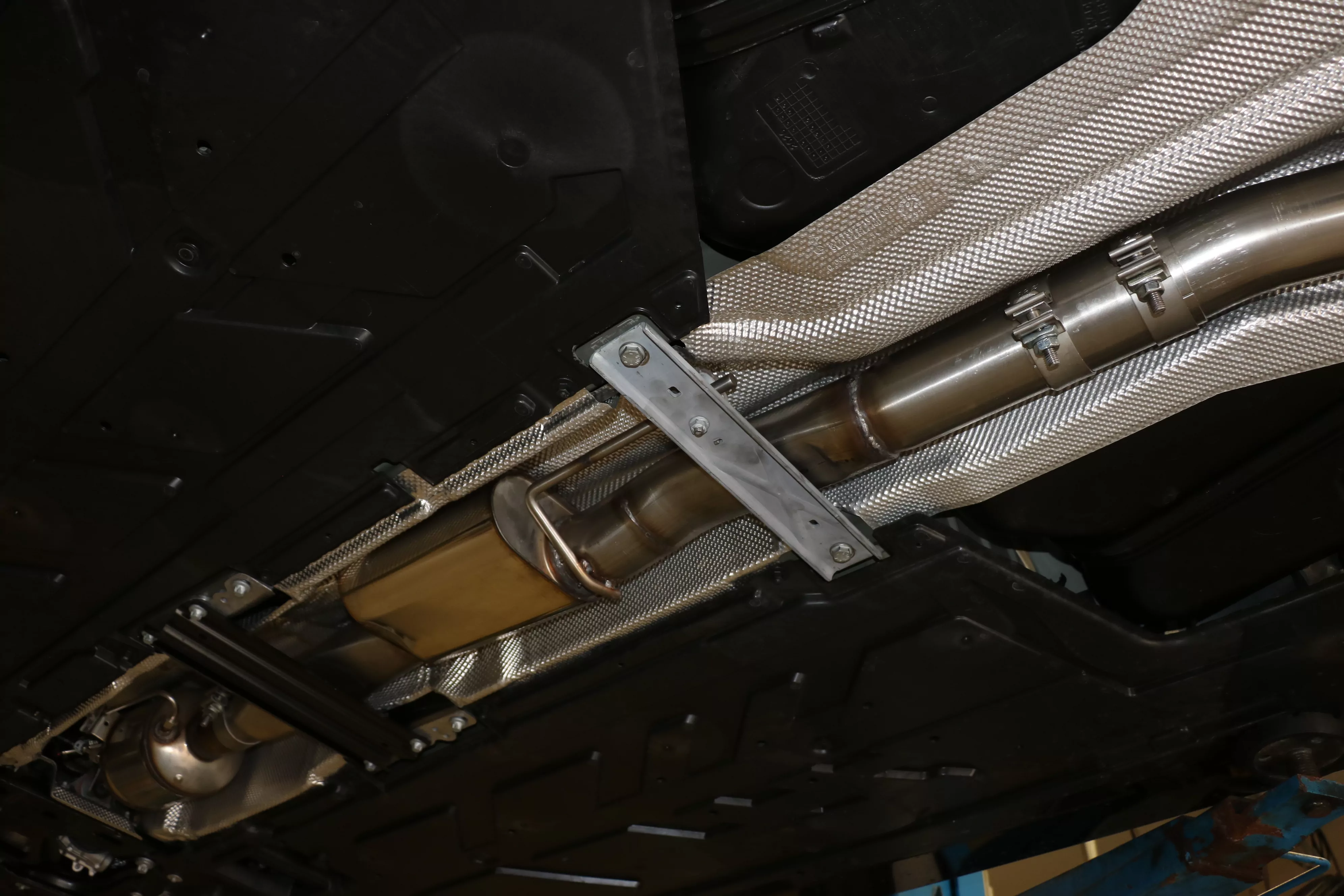 Mercedes CLA 250 Frontantrieb & 4matic - 118  Vorschalldämpfer