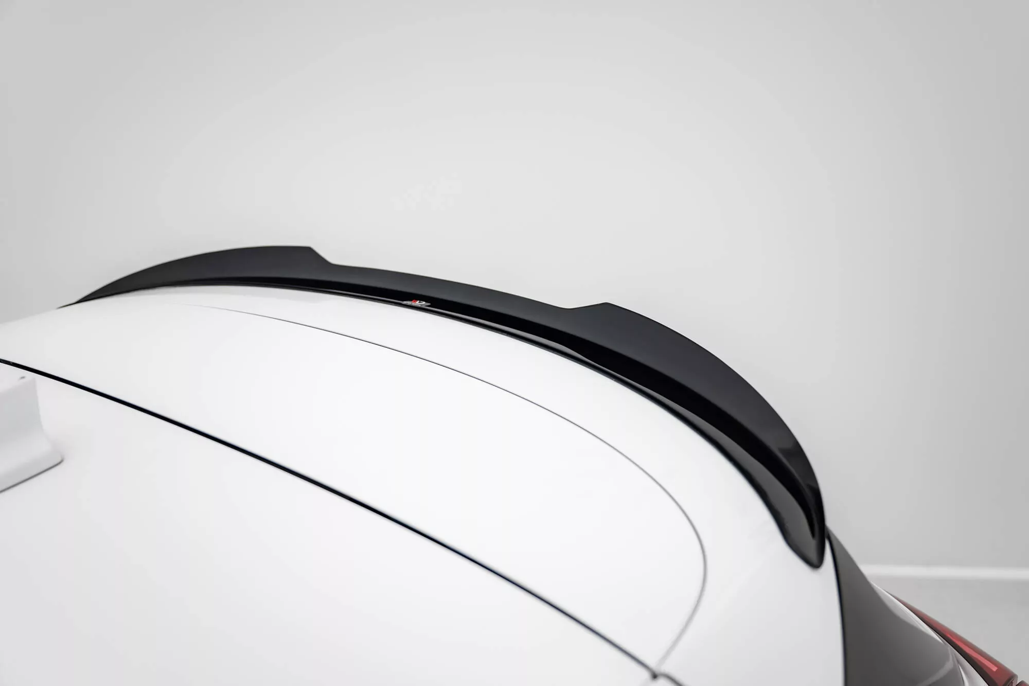 Spoiler CAP Für Ford Focus ST-Line Kombi Mk4 Schwarz Hochglanz