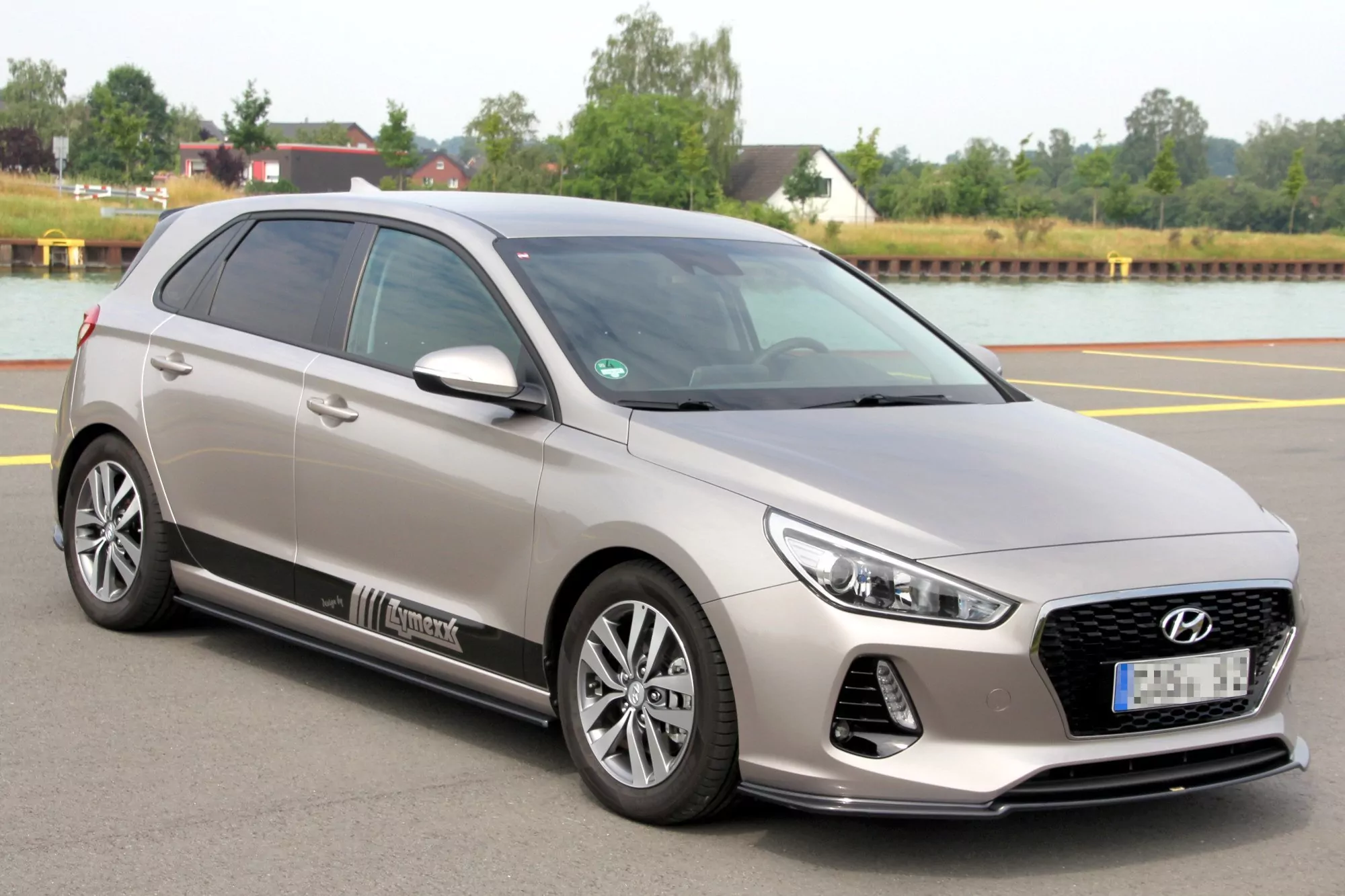 Front Ansatz Passend Für V.1 Passend Für HYUNDAI I30 MK3 HATCHBACK  Schwarz Hochglanz Schwarz Hochglanz