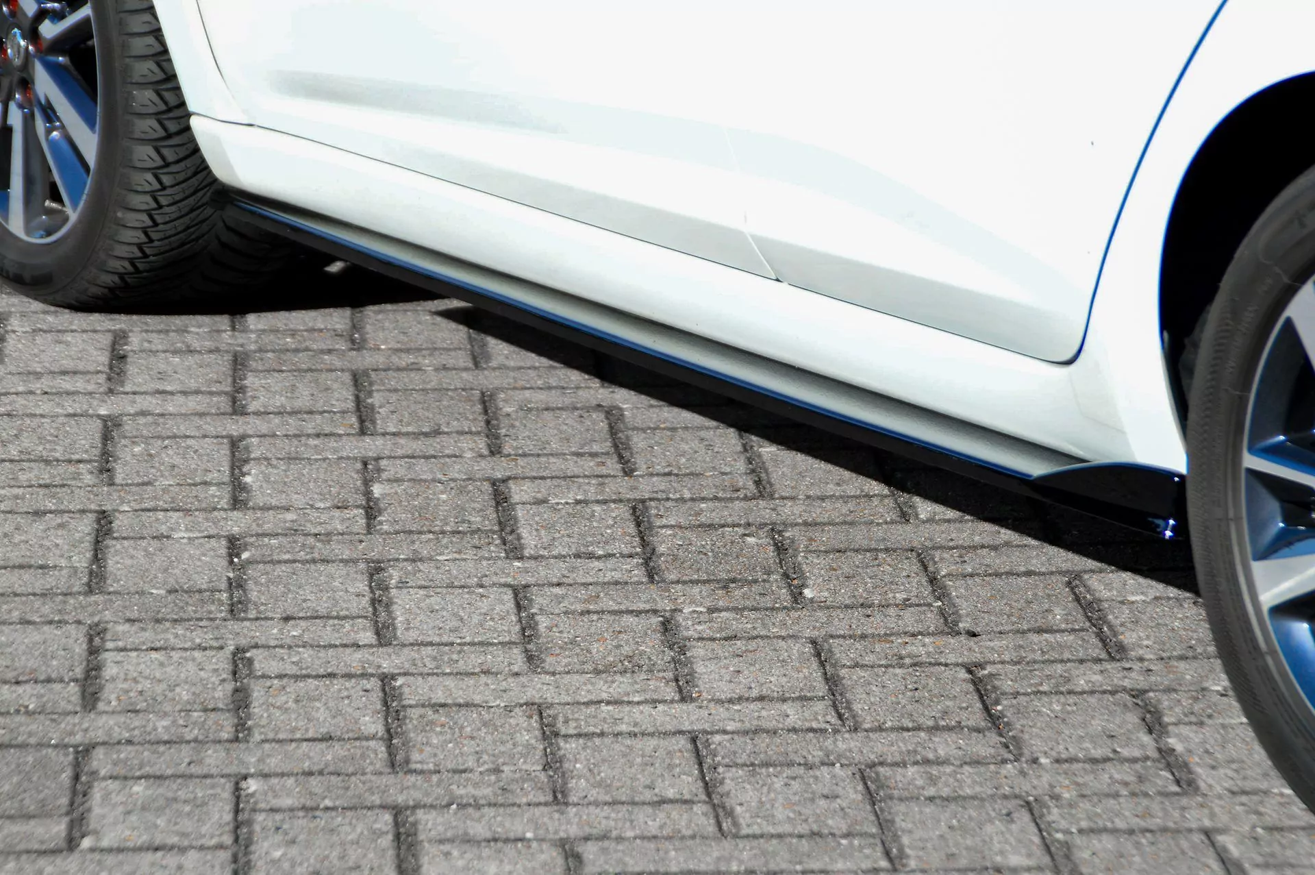 Seitenschweller im Cup3 Look für Nissan Micra 5 K14