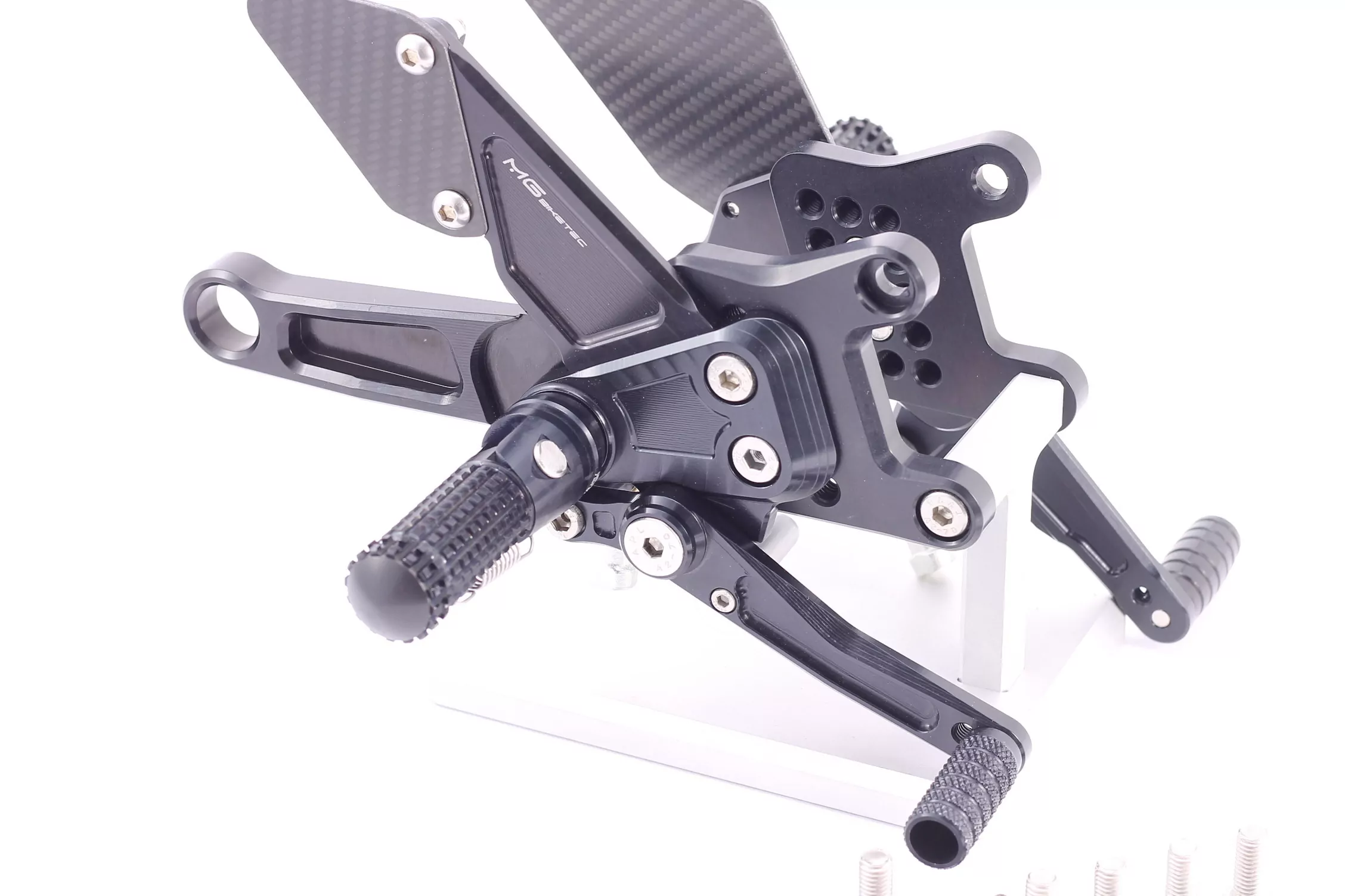 MG Biketec Sportfussrastenanlage / Rastenanlage / Fußrastenanlage mit ABE, gültig in D - A - CH für Aprilia RSV4 1000 RR ab 2017-2020