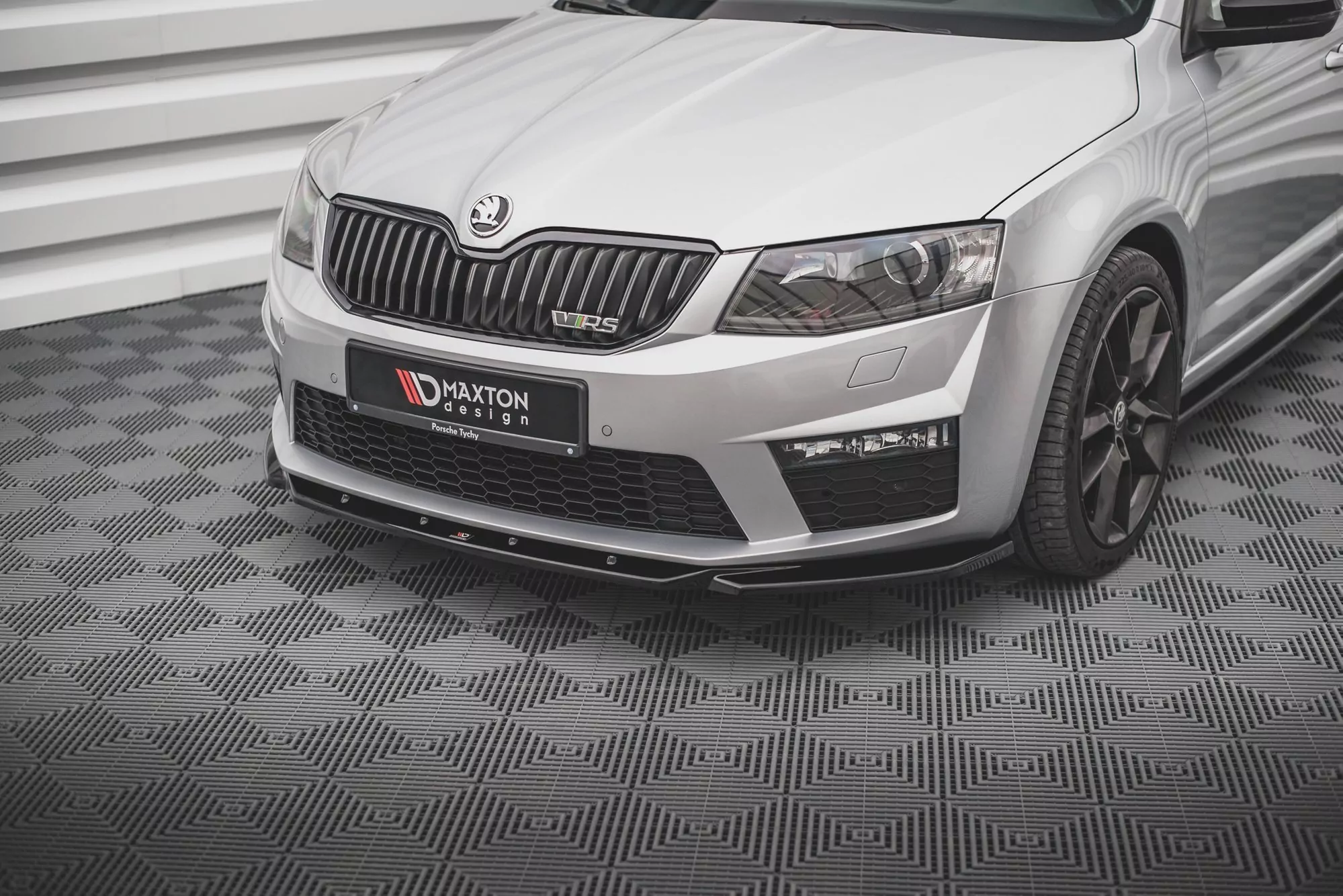 Front Ansatz V.4 Für Skoda Octavia RS Mk3 Schwarz Hochglanz