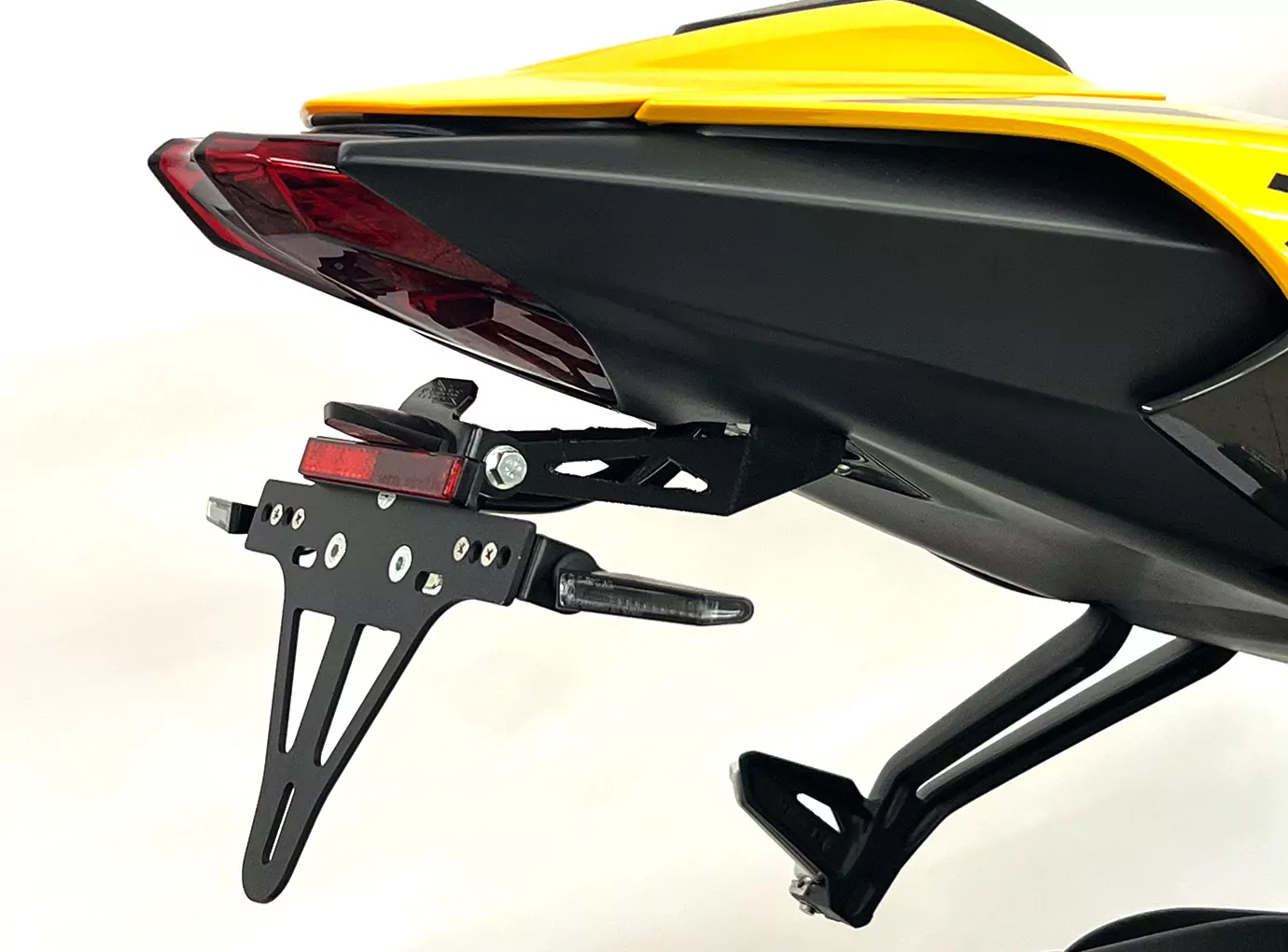 alpha Technik Kennzeichenhalter für Triumph Street Triple RS ab Modelljahr 2023-