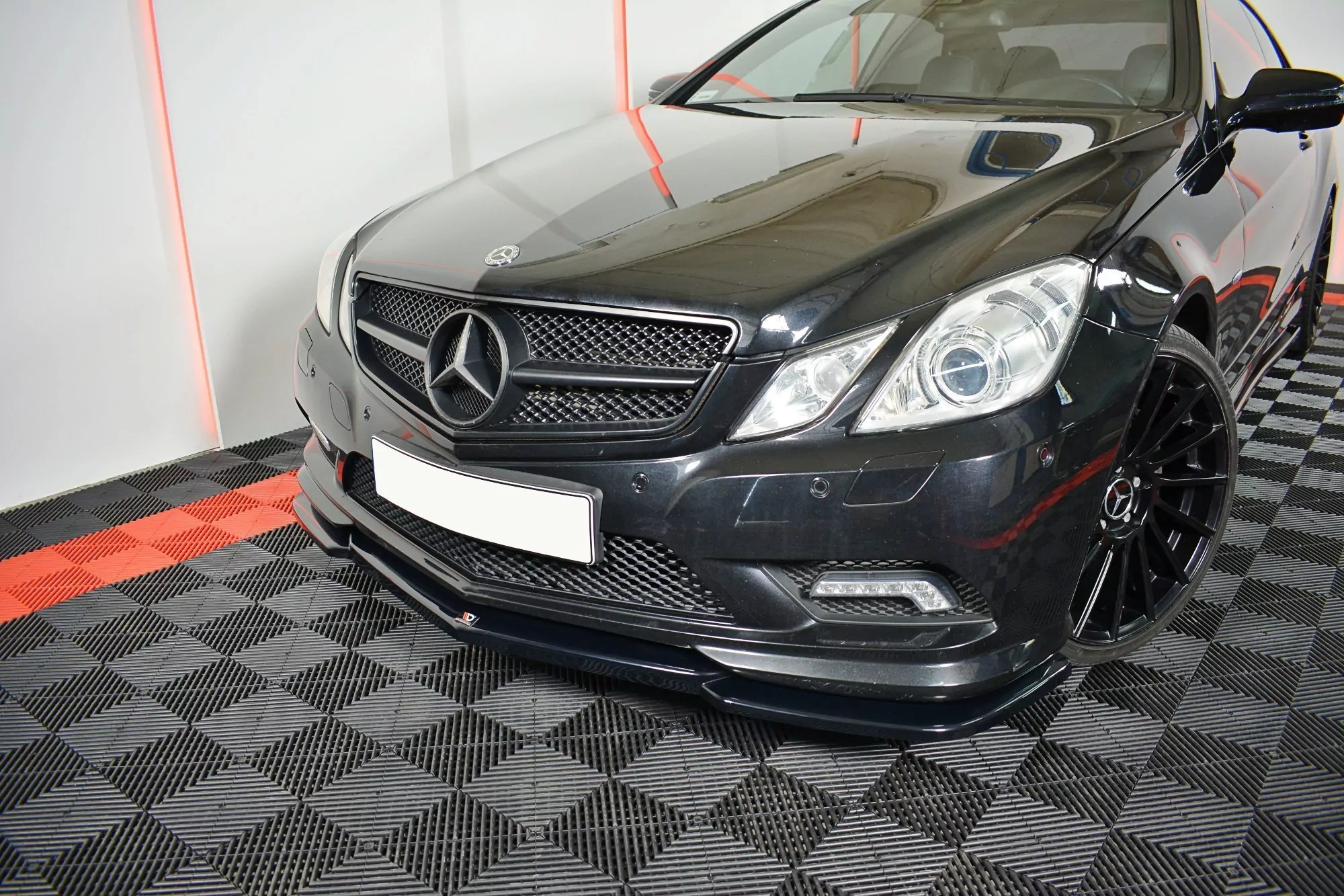 Front Ansatz Passend Für V.1 Passend Für Mercedes E-KLASSE W207 COUPE AMG LINE Schwarz Hochglanz Schwarz Hochglanz