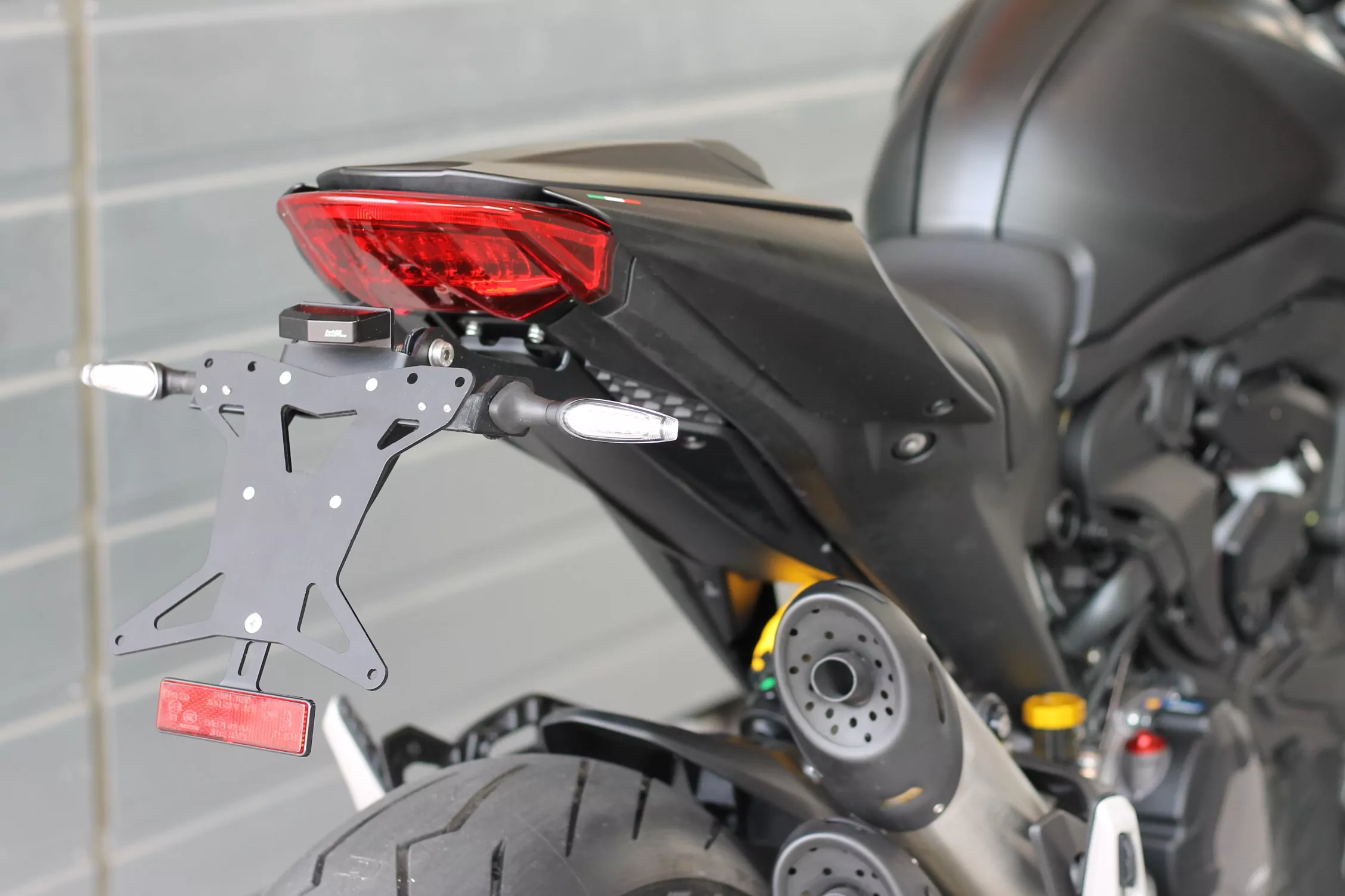 MG Biketec Kennzeichenhalter für Ducati Monster / Monster+ 937 (950) ab 2021