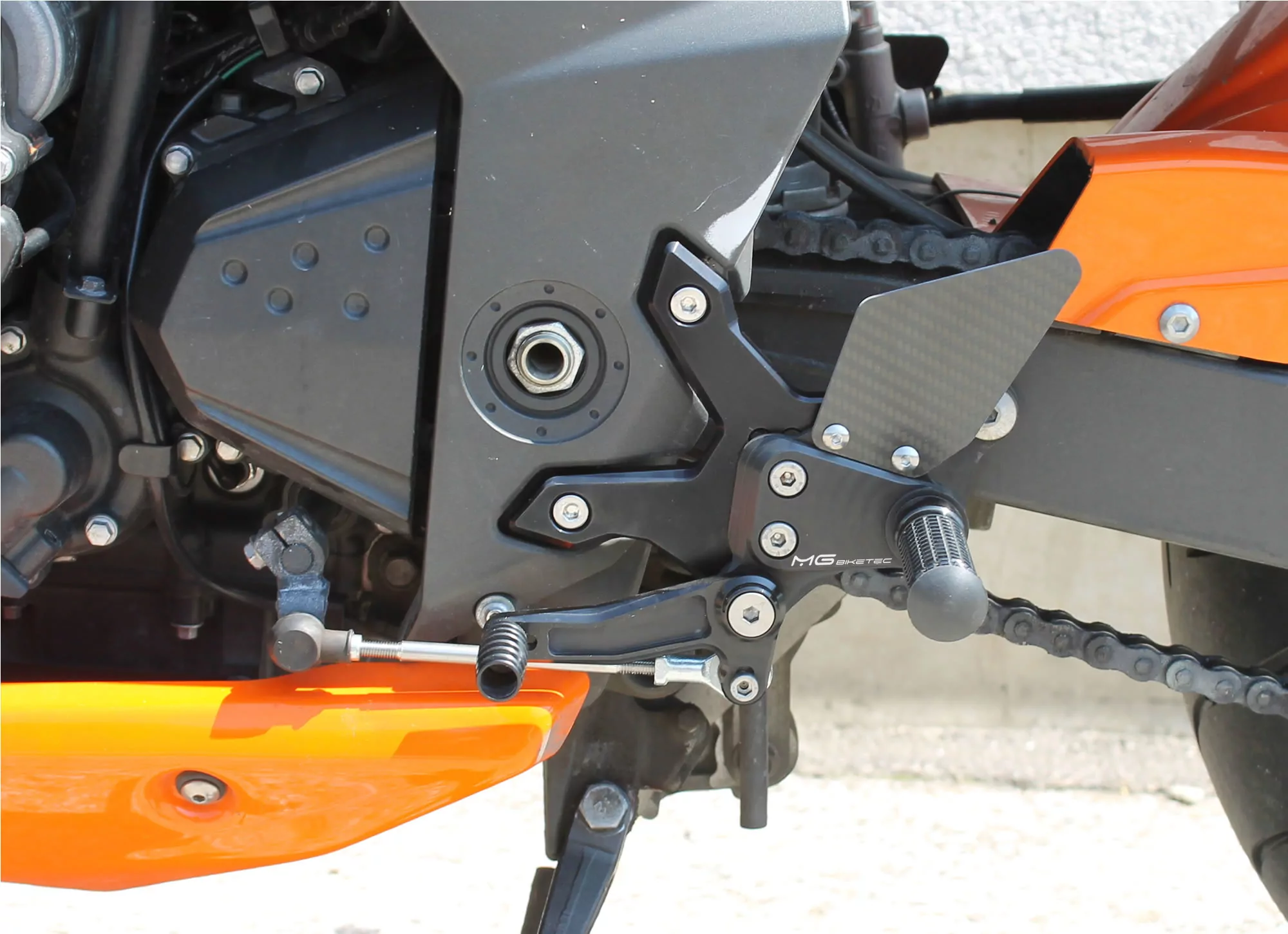 MG Biketec Sportfussrastenanlage / Rastenanlage / Fußrastenanlage mit ABE, gültig in D - A - CH für Kawasaki Z 750 ab 2007