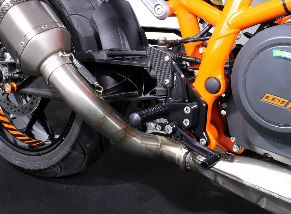 MG Biketec Sportfussrastenanlage / Rastenanlage / Fußrastenanlage mit ABE, gültig in D - A - CH für KTM 690 Duke ab 2016