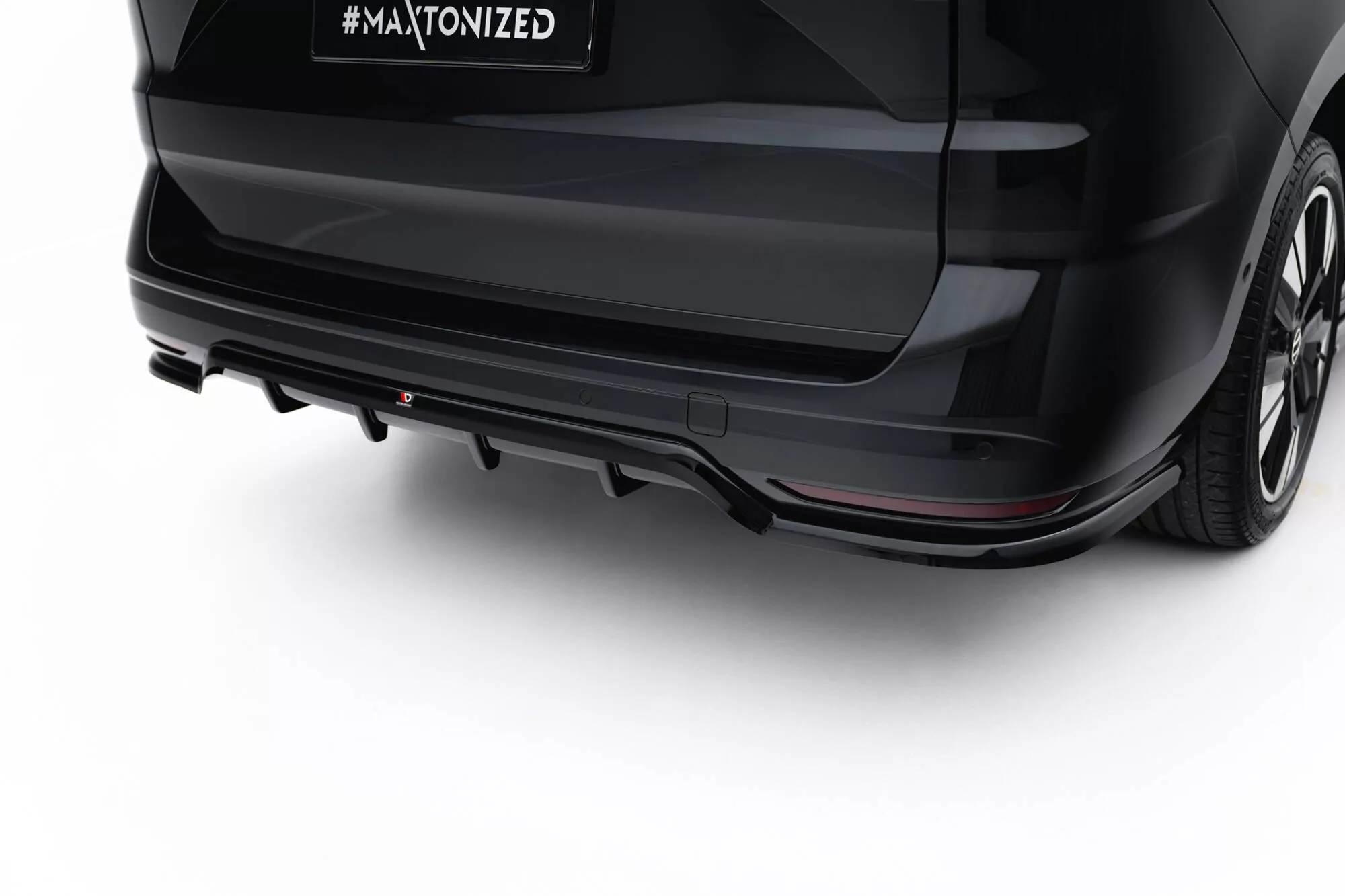 Hinten Splitter (mit Einem Vertikalem Balken) Volkswagen Multivan Long T7 Schwarz Hochglanz