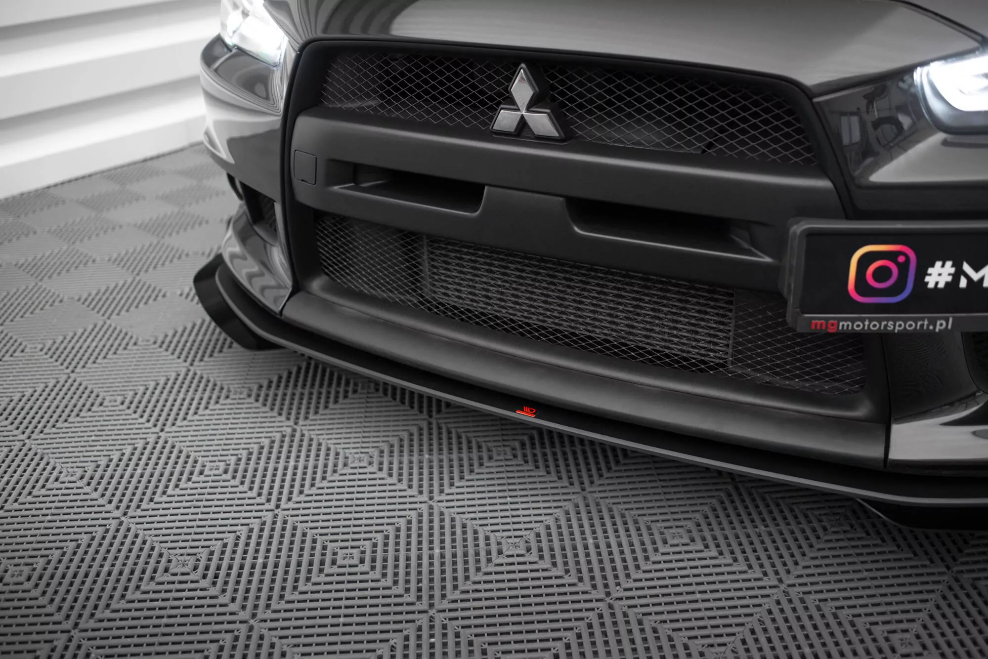 Street Pro Front Ansatz Für +Flaps Für + Flaps Mitsubishi Lancer EVO X Schwarz Hochglanz