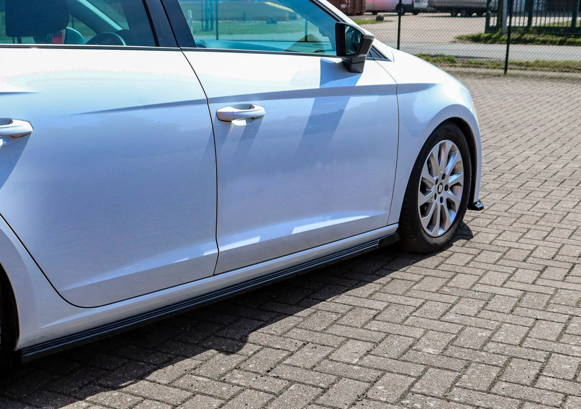 CUP Seitenschweller mit WIngs vorne für Seat Leon 5F 5.Tür + ST